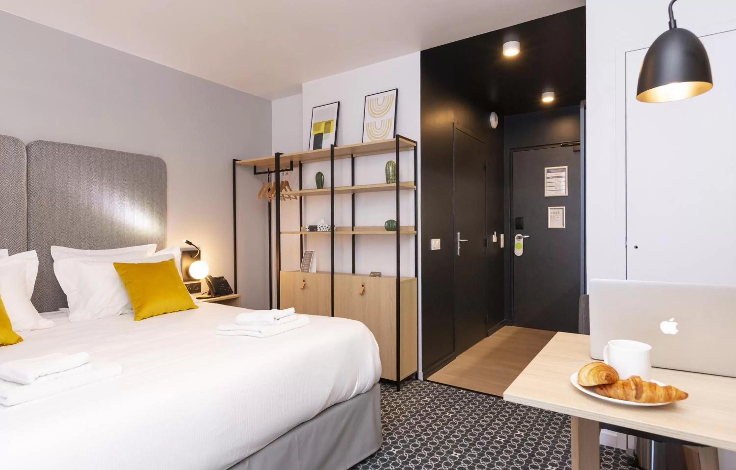 Bedroom, Bed in Appart Hotel Odalys City Le Havre Centre Les Docks