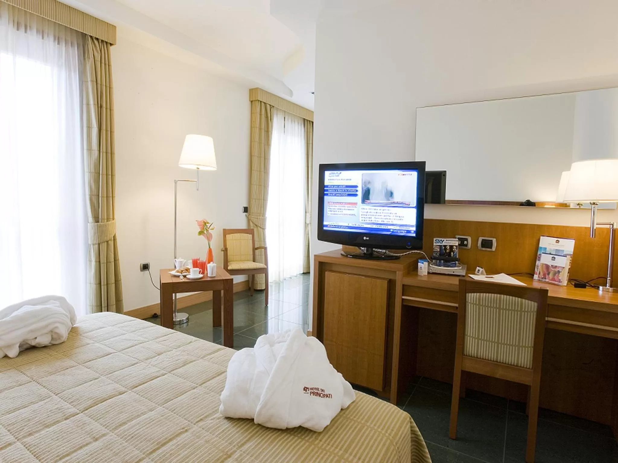 TV and multimedia, Bed in Hotel Dei Principati