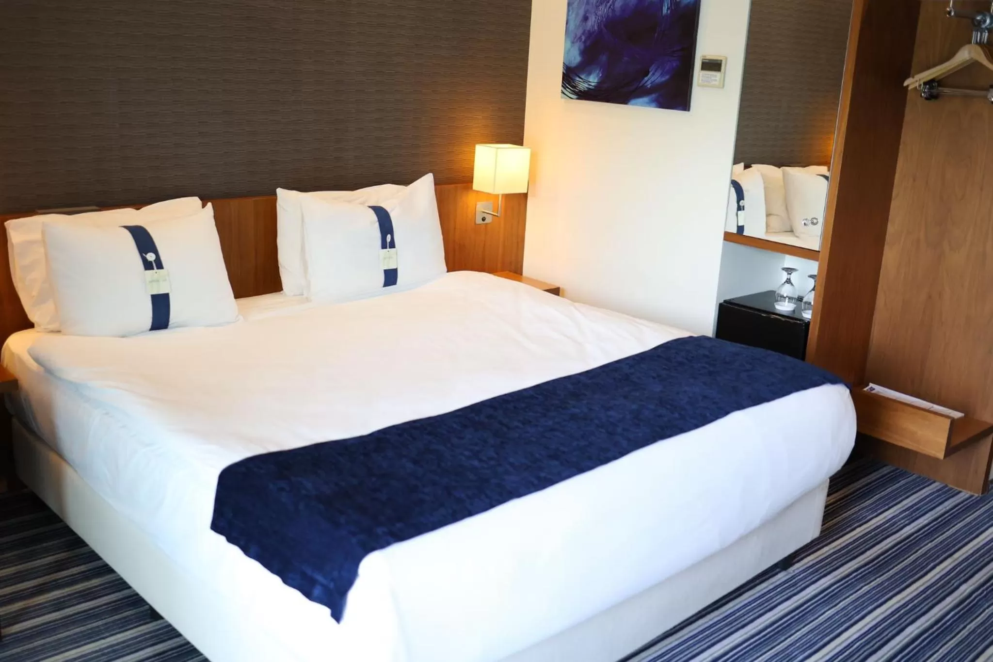 Photo of the whole room, Bed in Holiday Inn Express Manisa-West by IHG