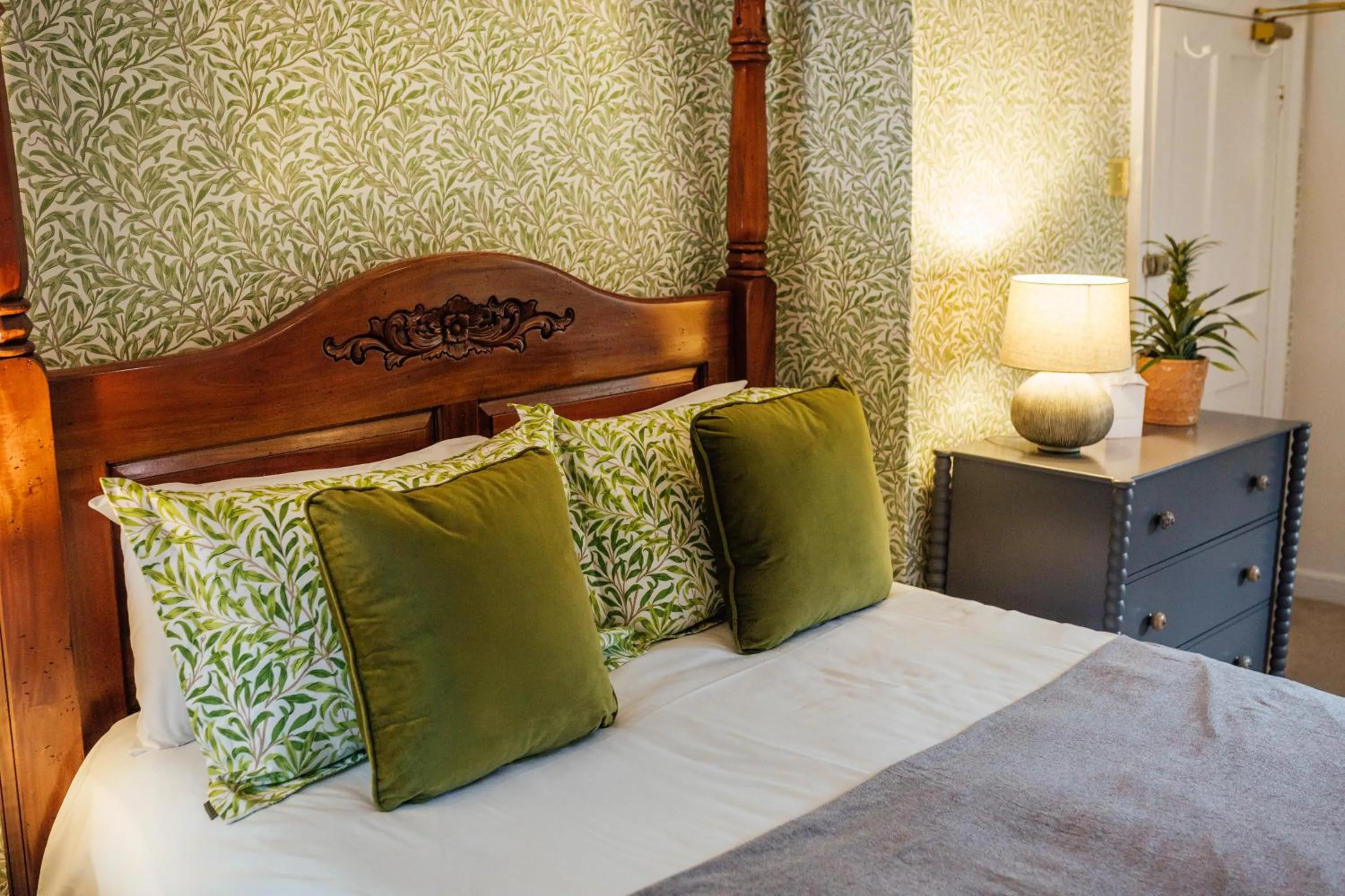 Bed in Old Rectory House, Redditch