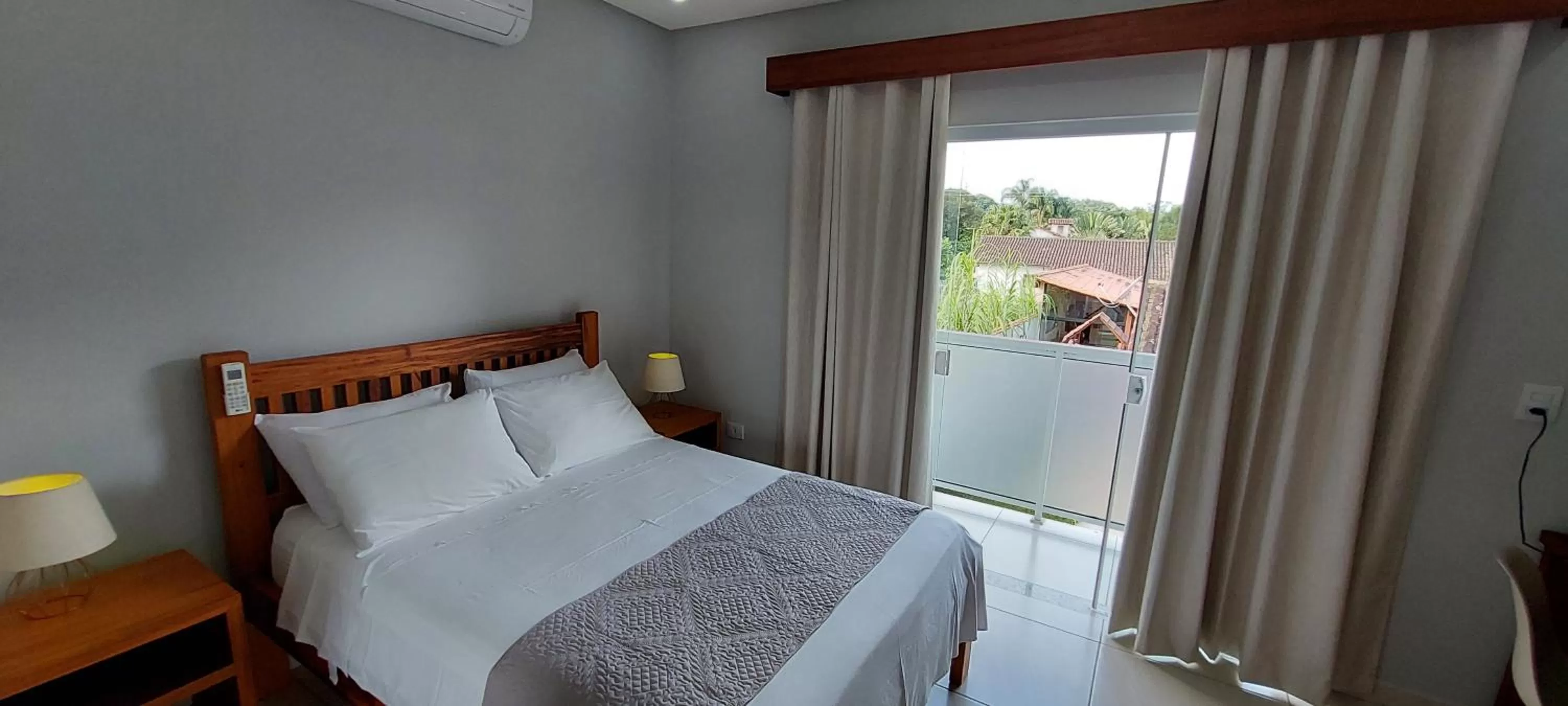 Photo of the whole room, Bed in Pousada das Saíras