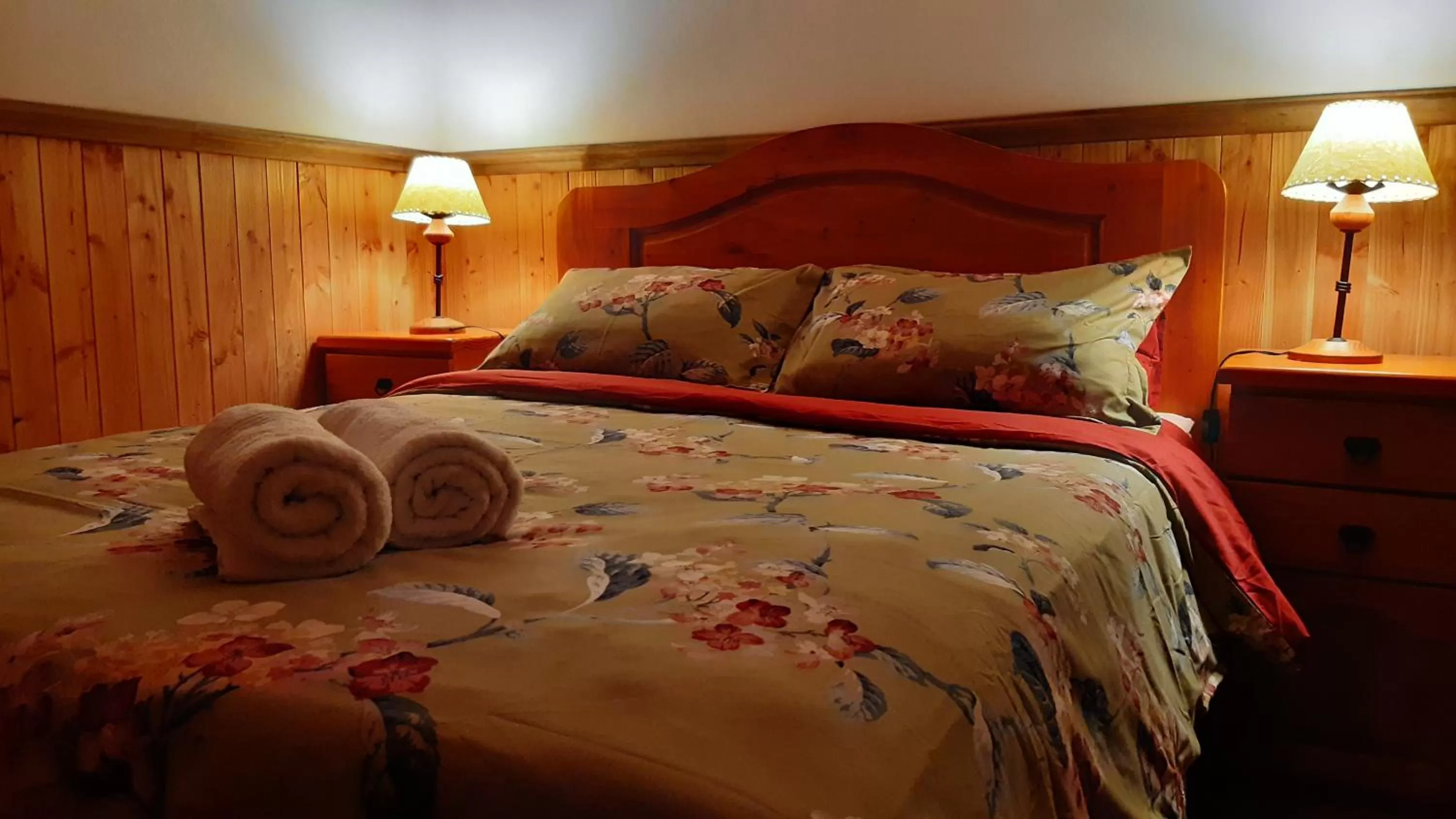 Bed in Casa Tregül B&B