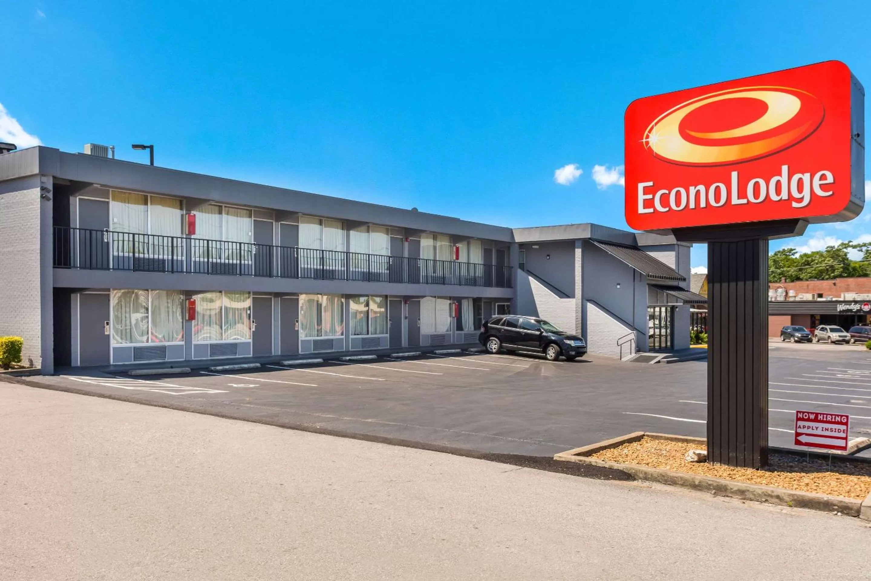 Property building in Econo Lodge Gallatin - Metro Nashville