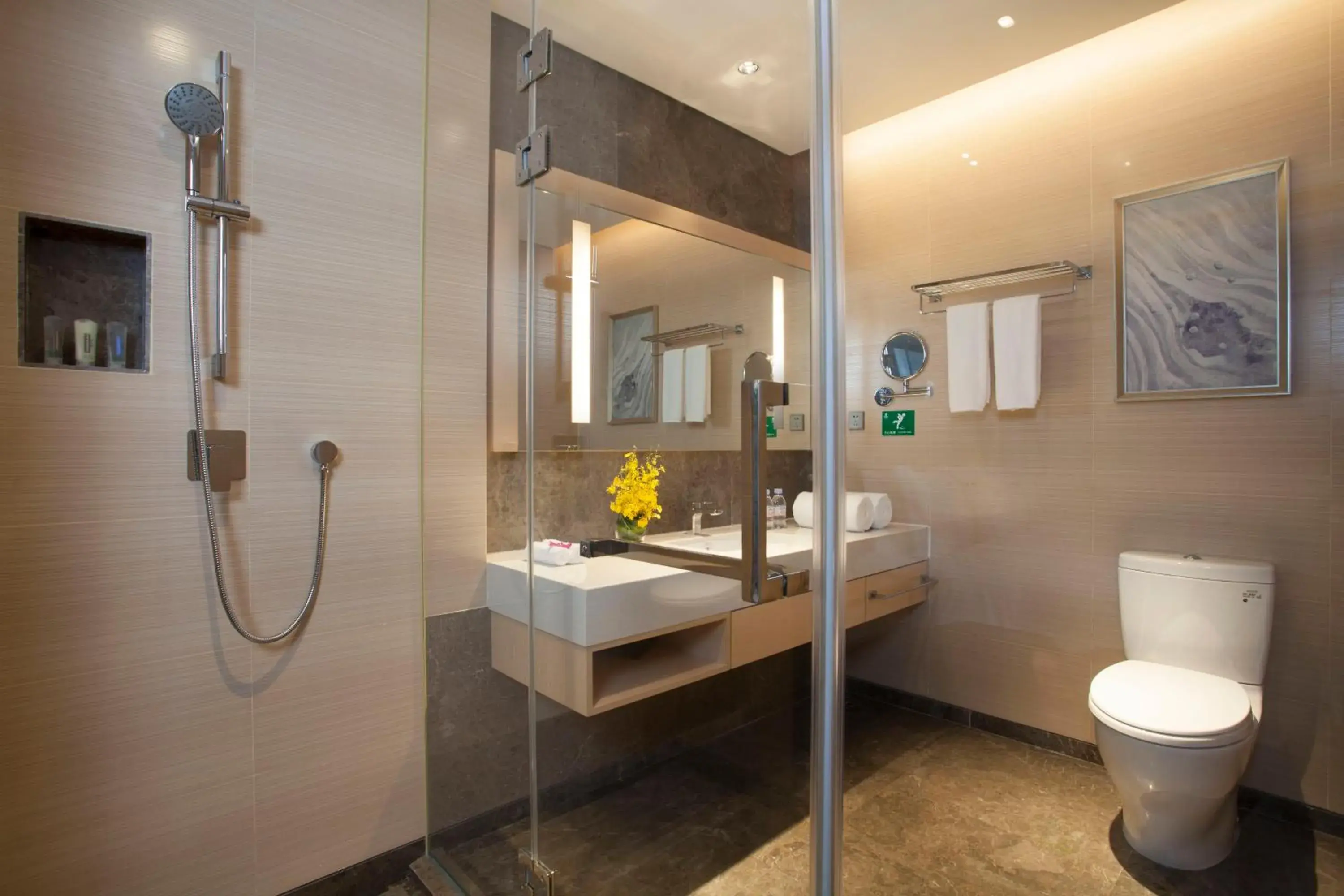 HolidayInn Club King or Twin Room in Holiday Inn Suzhou Huirong Plaza, an IHG Hotel HolidayInn Club King or Twin Room in Holiday Inn Suzhou Huirong Plaza, an IHG Hotel