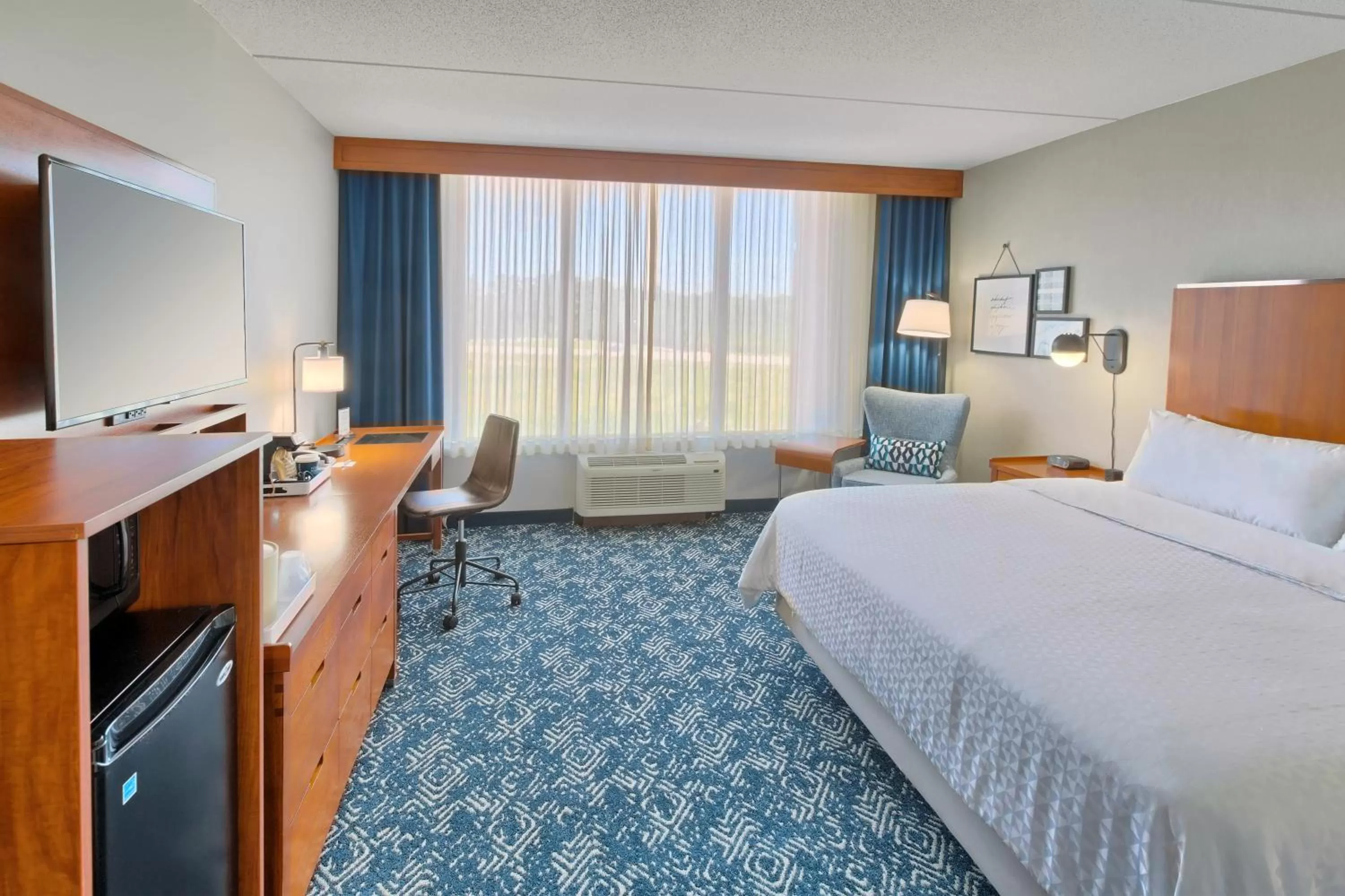 Bed in Four Points by Sheraton Raleigh Durham Airport