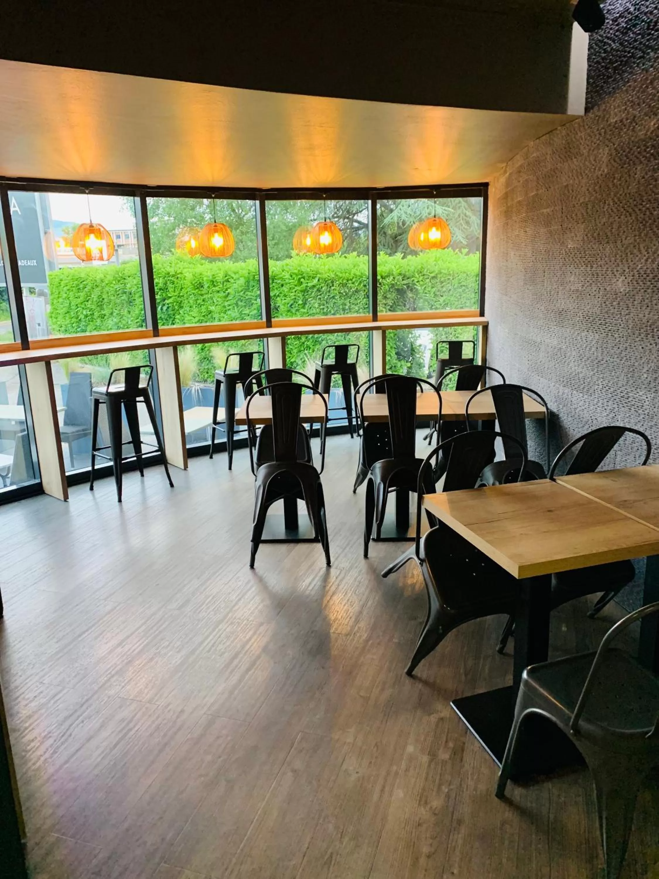 Restaurant/places to eat in Le Mokca