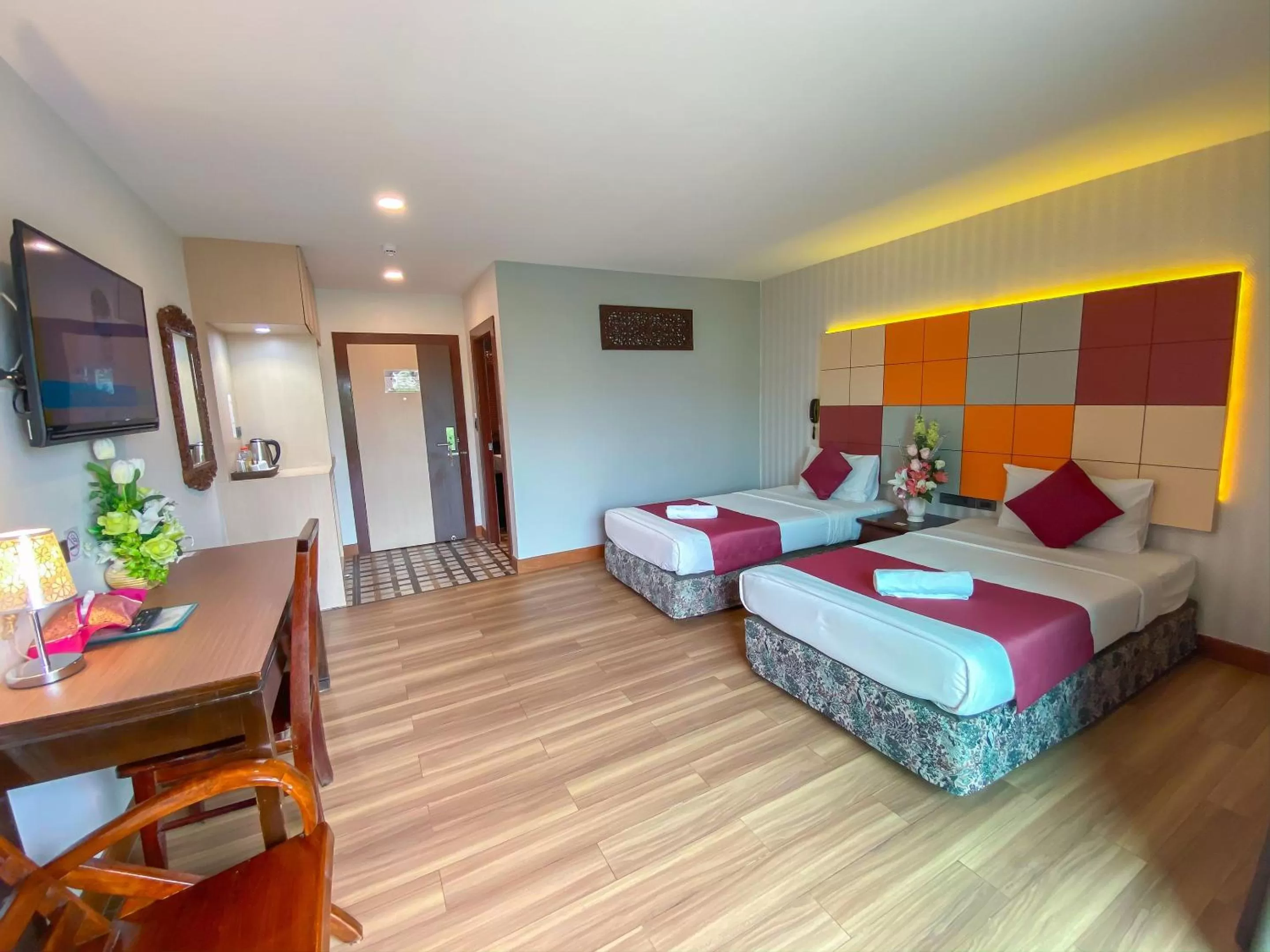 TV and multimedia, Bed in East Inn 15 Rayong - SHA Certified