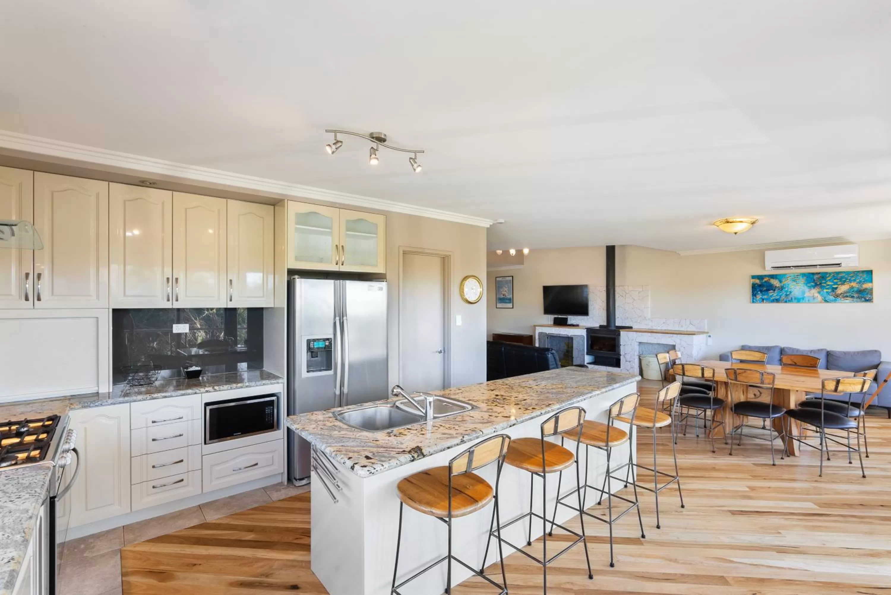 Bay Village Dunsborough