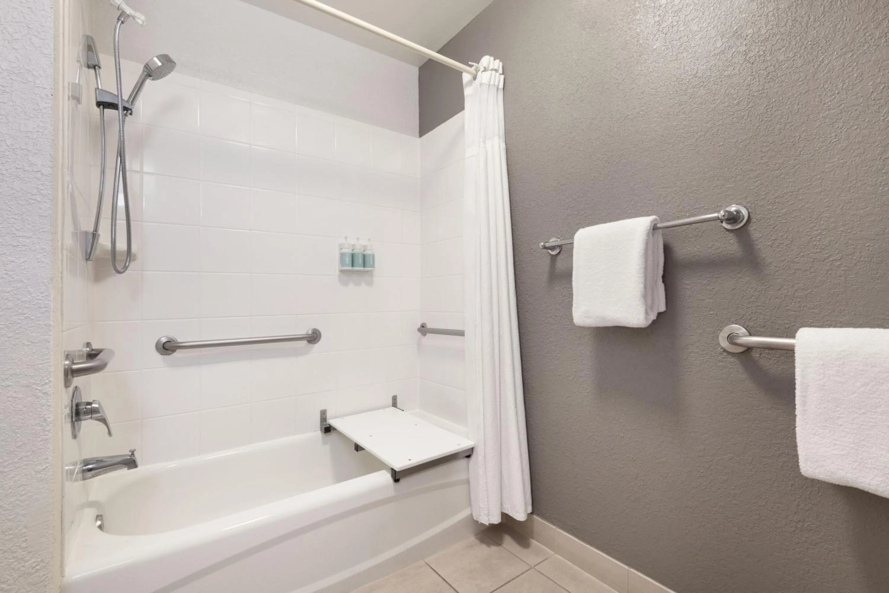 Bathroom in Courtyard by Marriott Daytona Beach Speedway/Airport