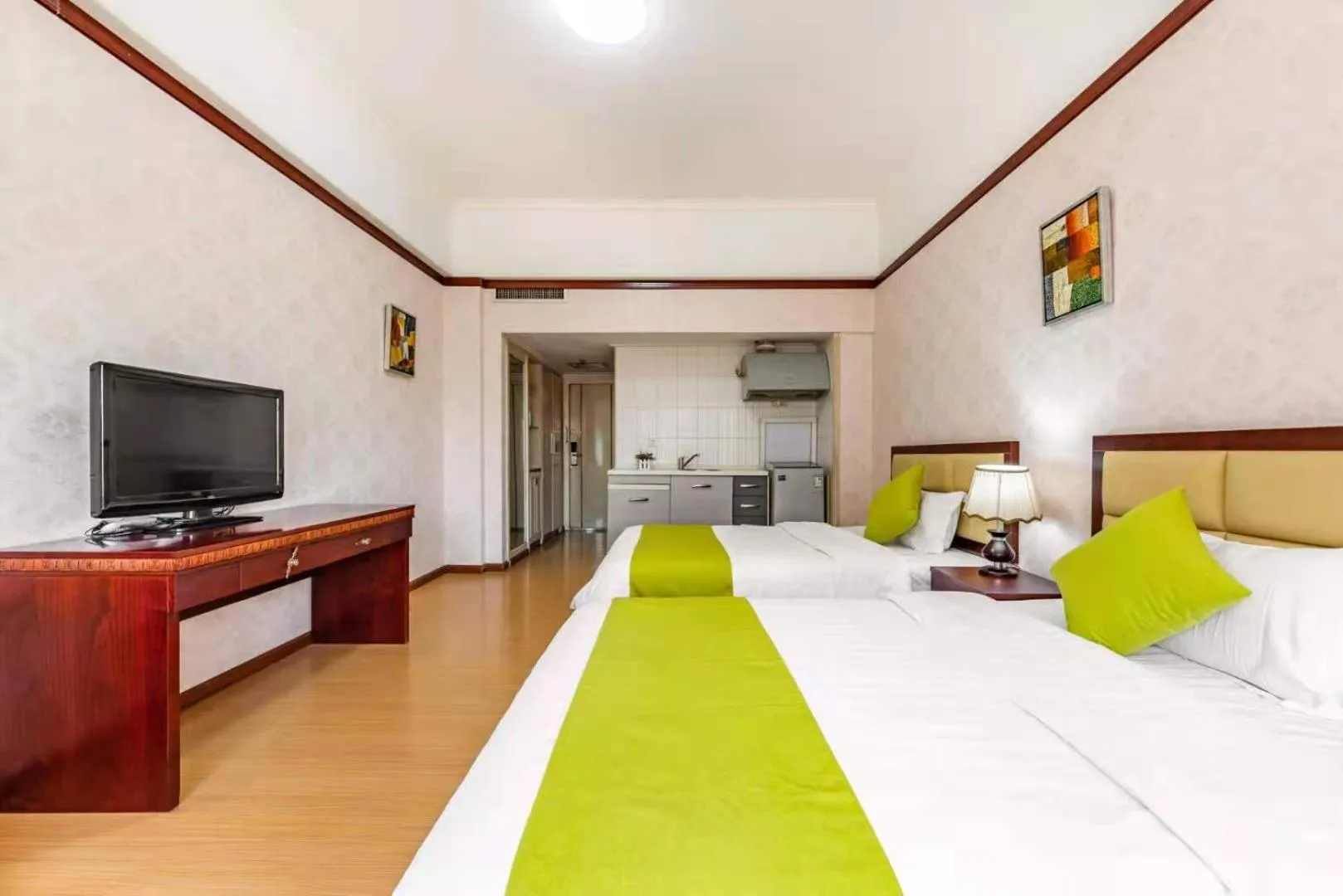 Bed in Da Zhen Hotel (Previously: Qian Lv Chen Hotel Da Zhen)