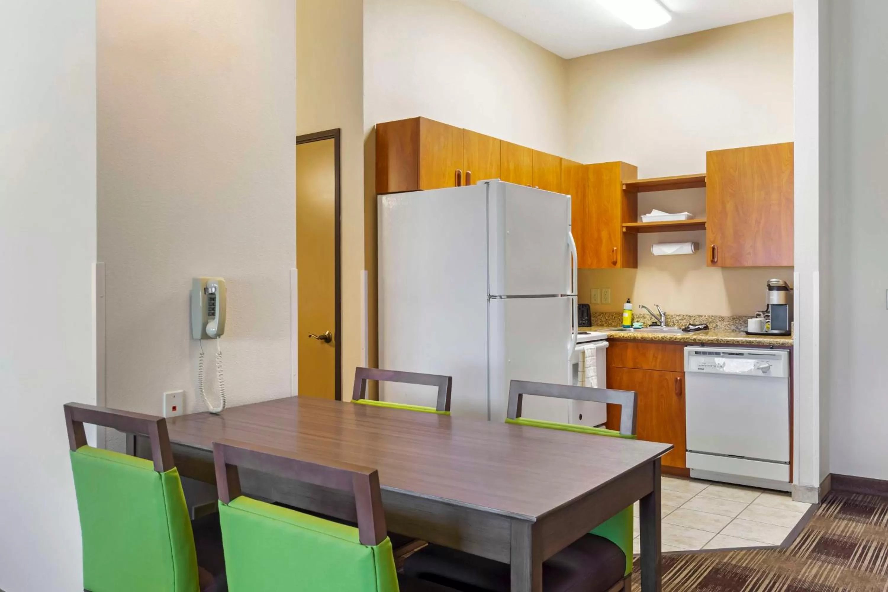 Bedroom in Best Western Plus The Inn at Horse Heaven