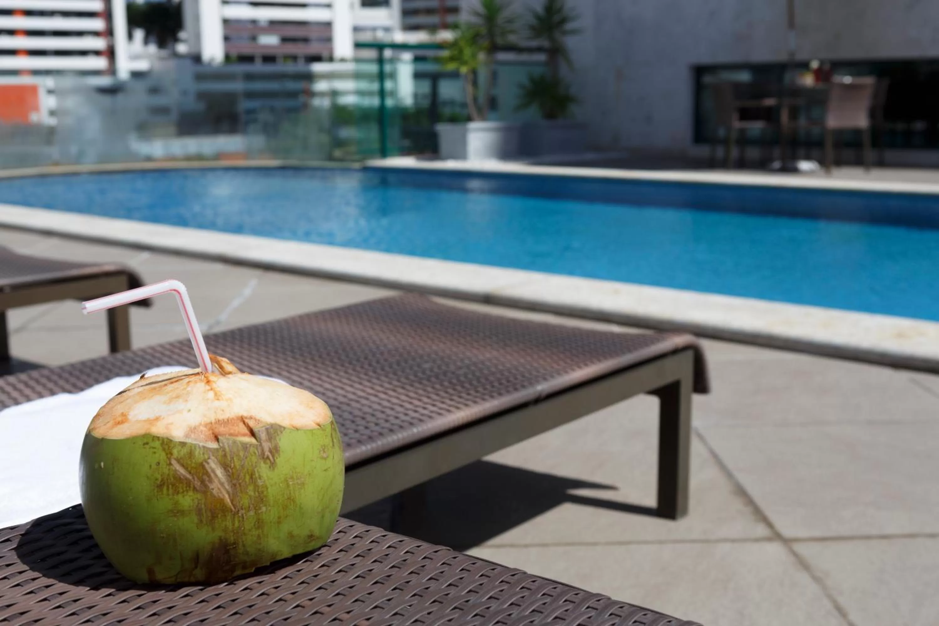 Swimming pool in Mercure Salvador Pituba