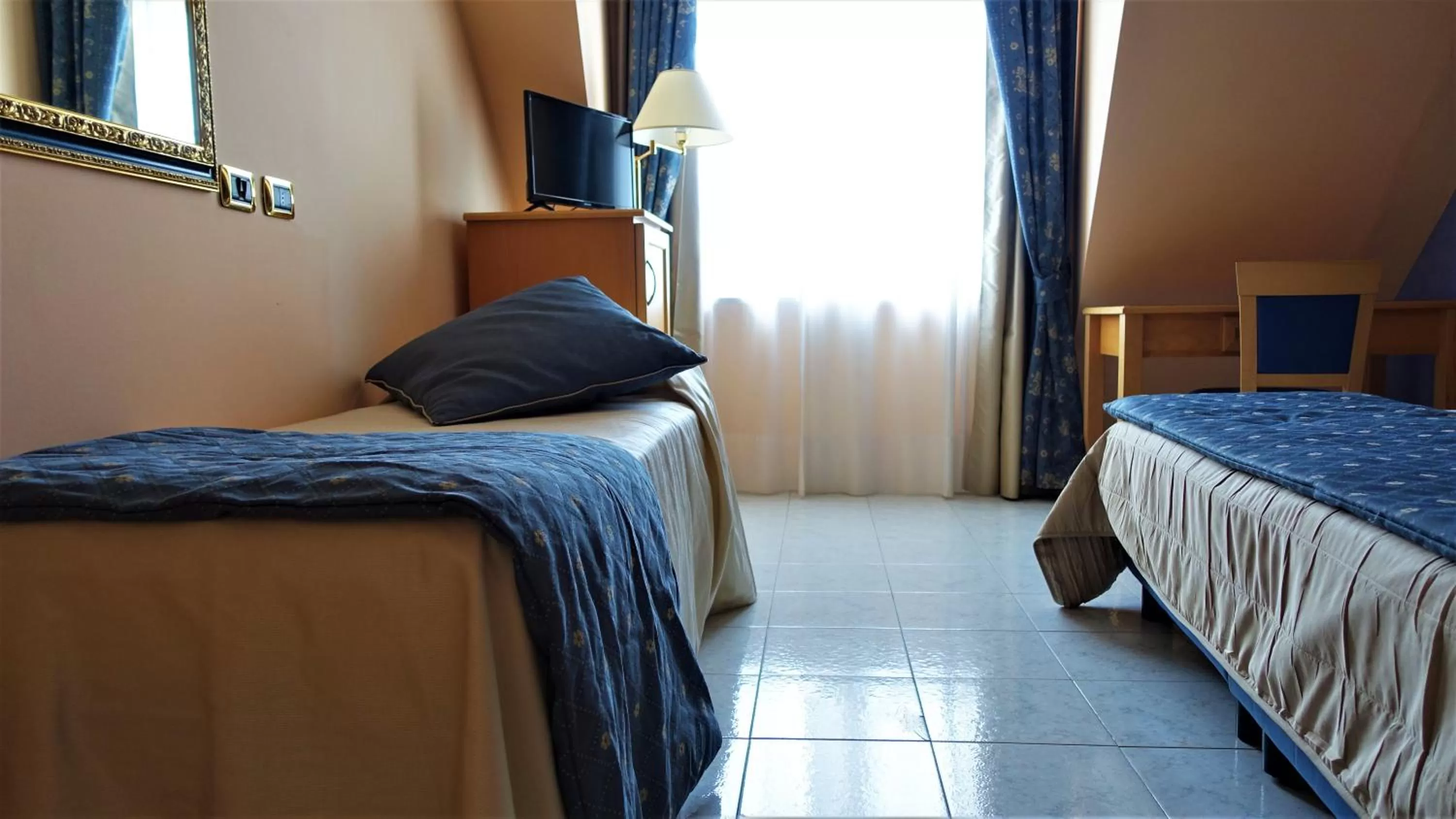 Bedroom, Bed in Hotel Bristol