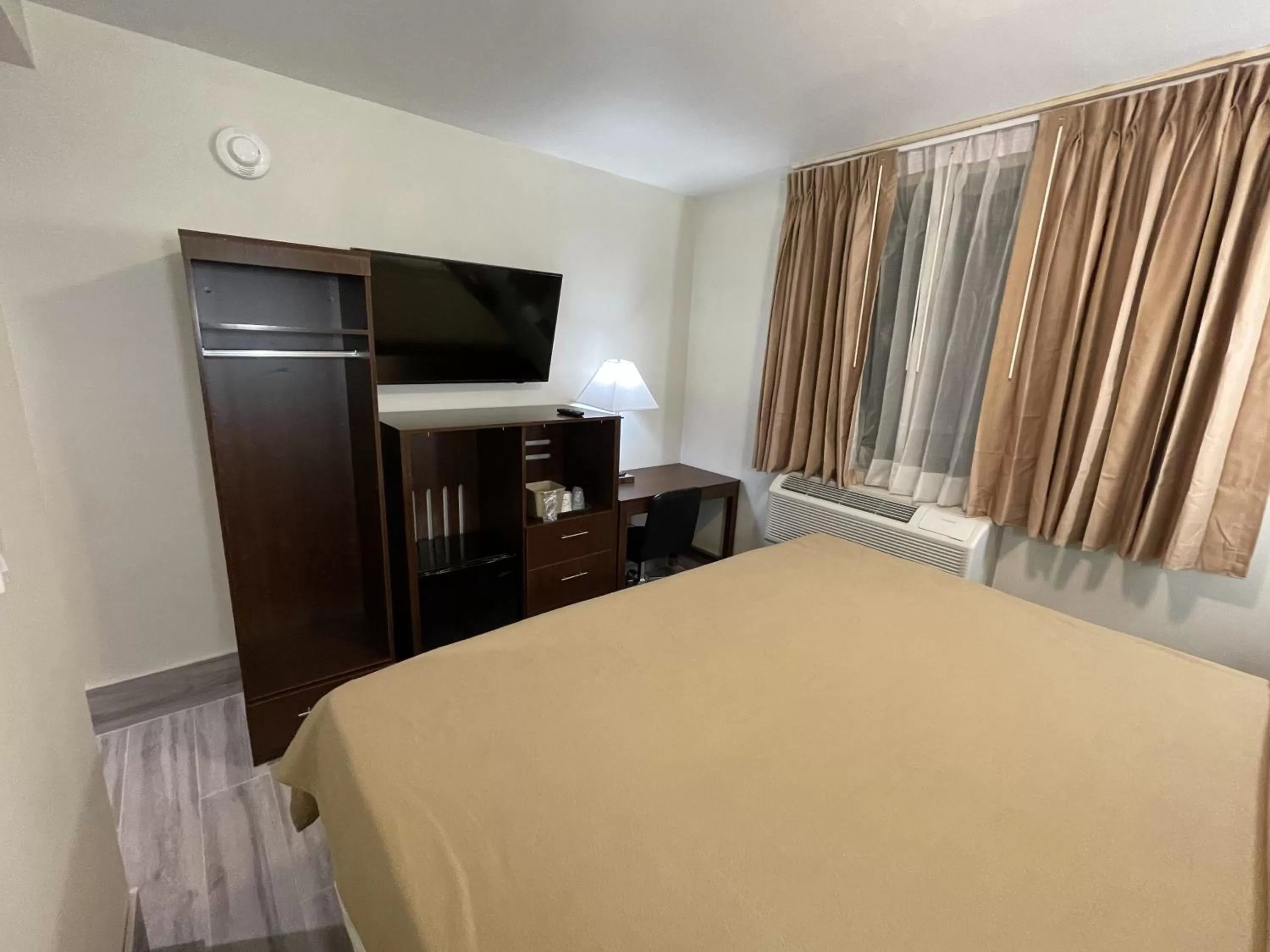 TV and multimedia, Bed in Hotel 369 Brooklyn