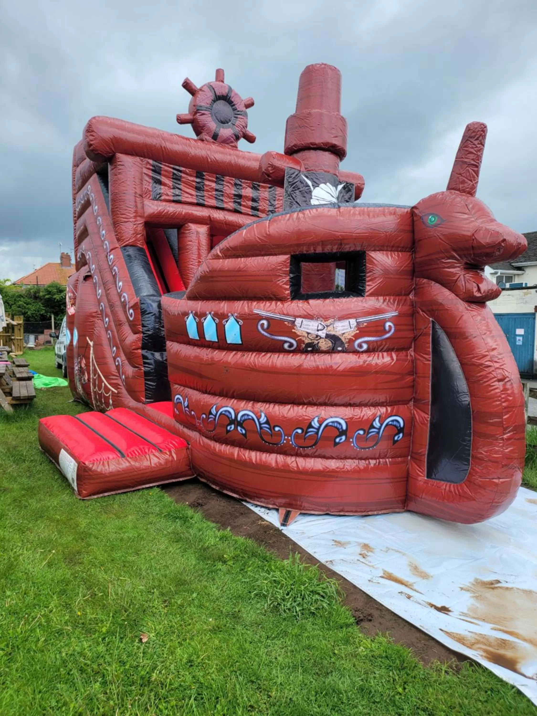 the jackdaw pub SELF CATERING STATIC CARAVAN free breakfast supplied