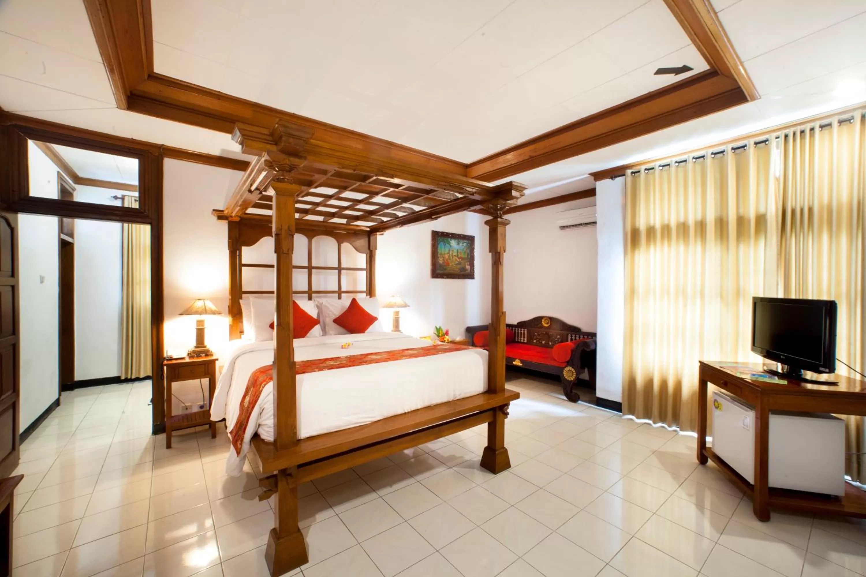 Bed in Bali Taman Beach Resort & Spa Lovina
