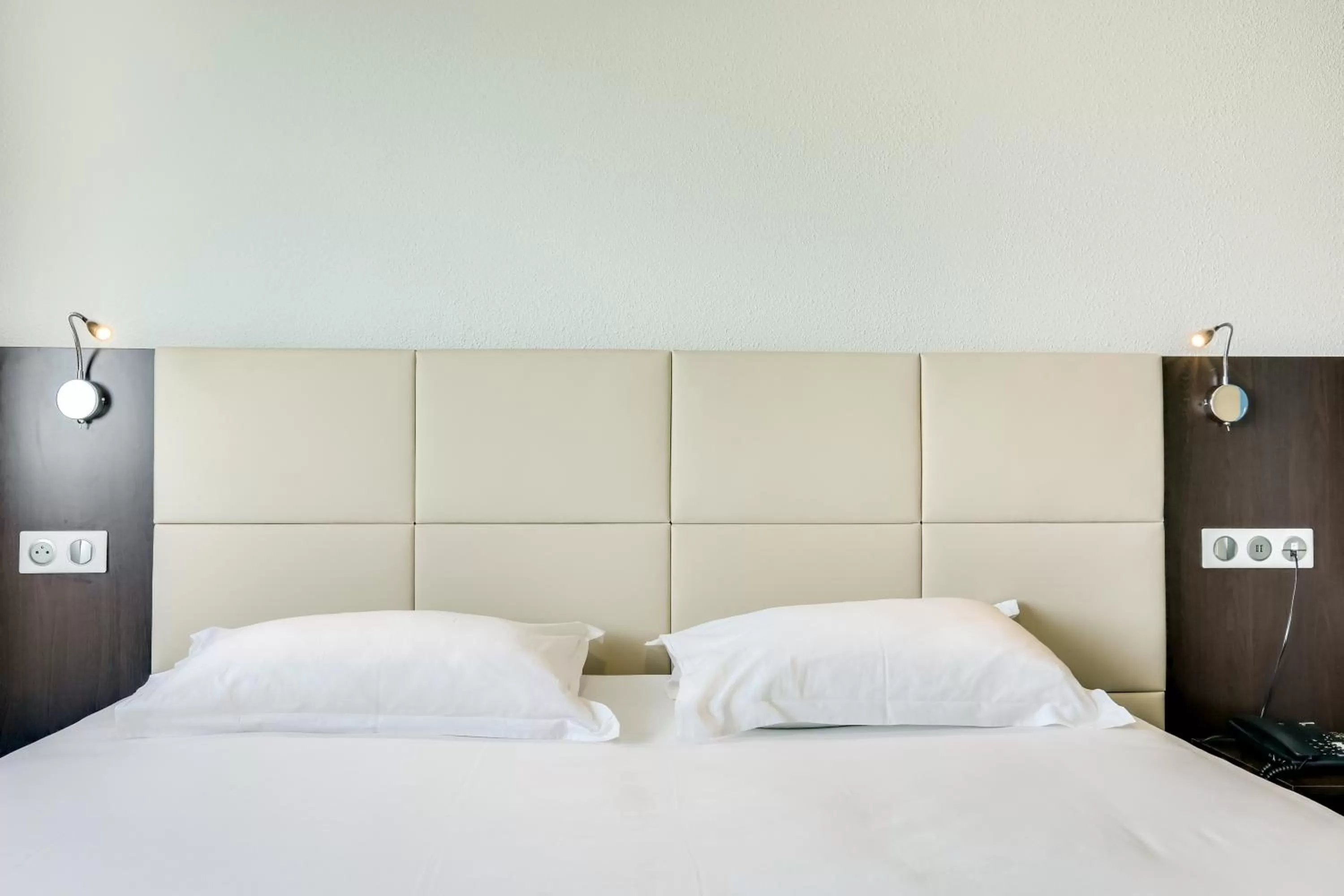 Decorative detail, Bed in The Originals City, Hôtel Caen Mémorial