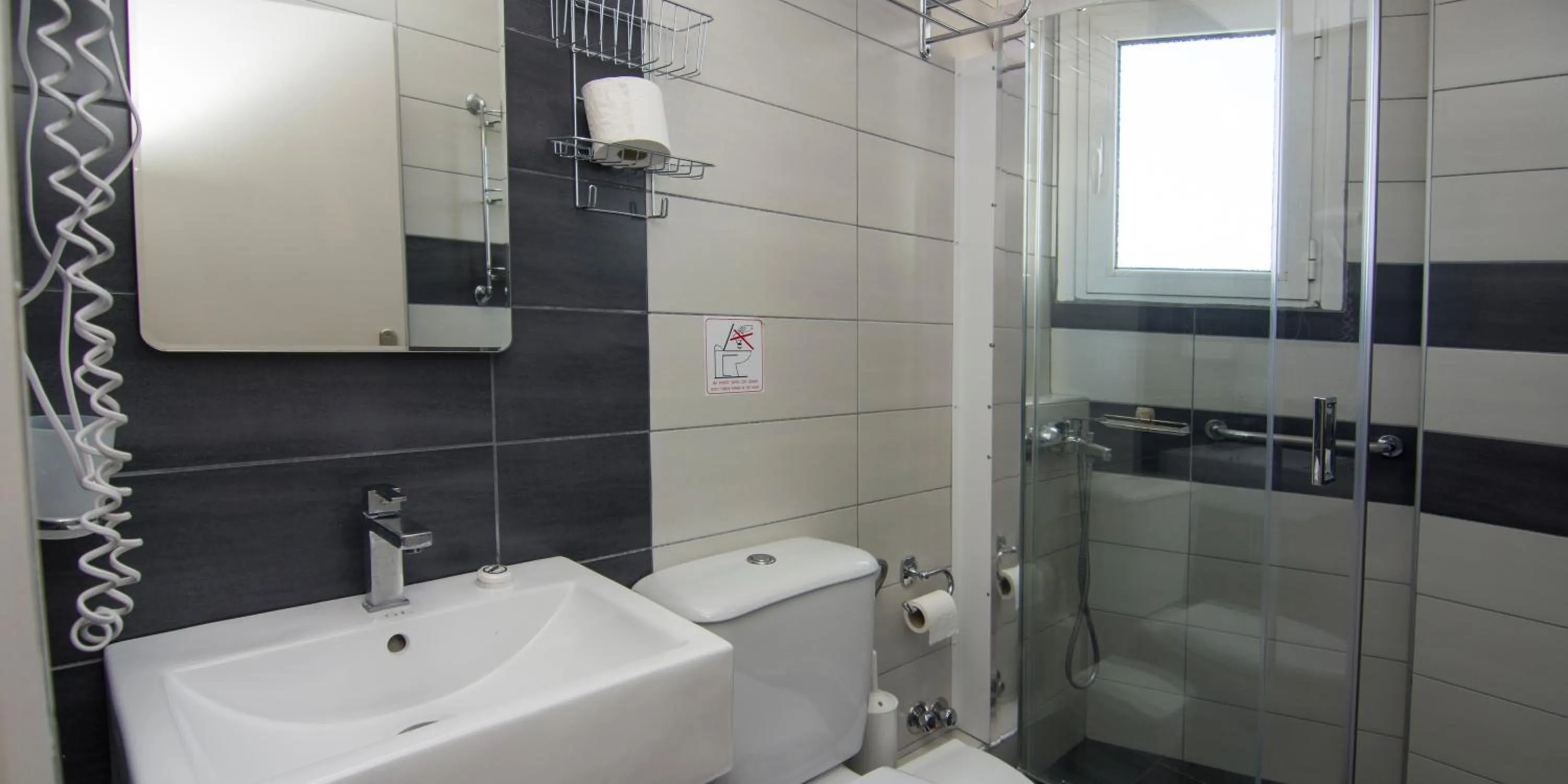 Bathroom in San Nectarios