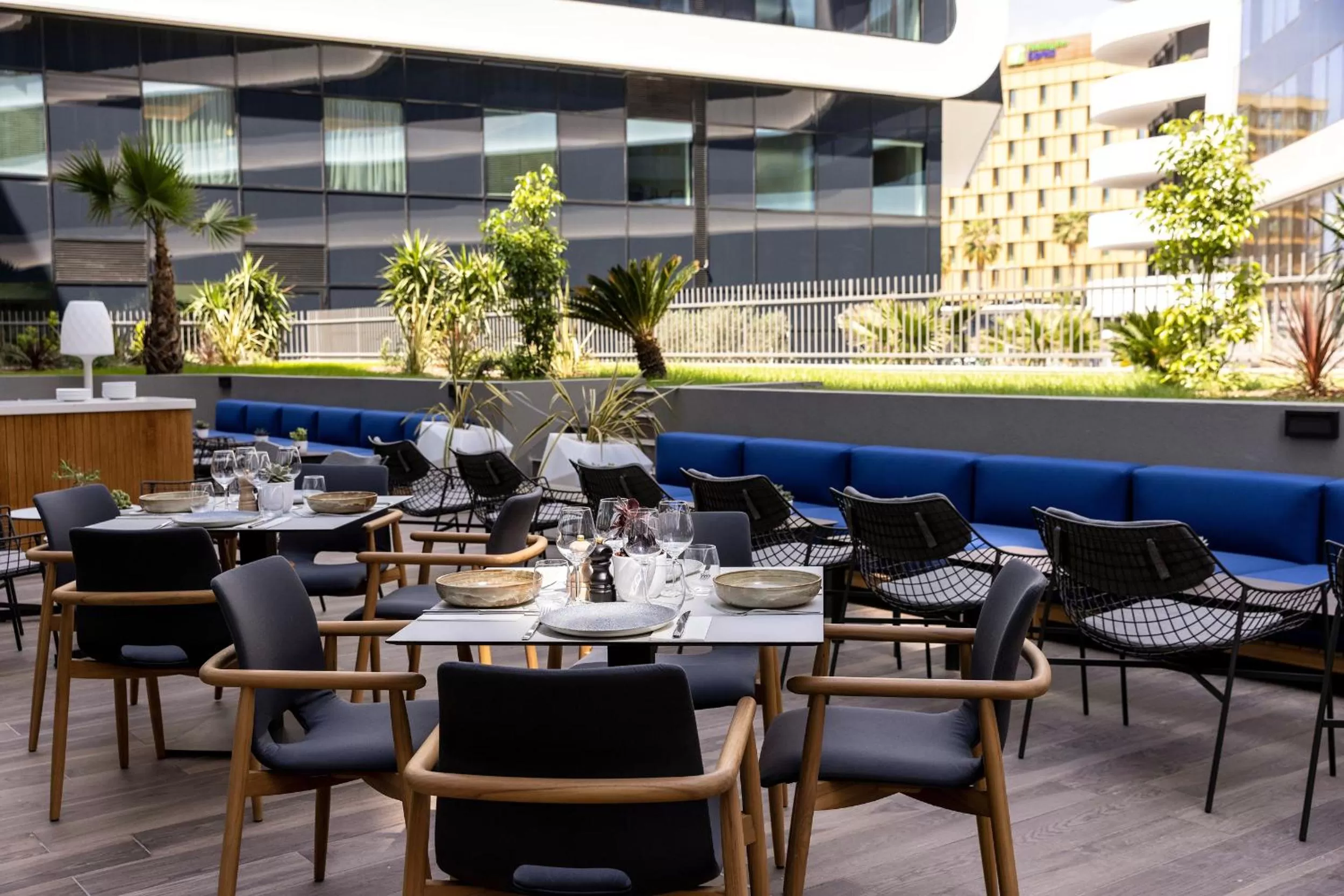 Restaurant/places to eat in Sheraton Nice