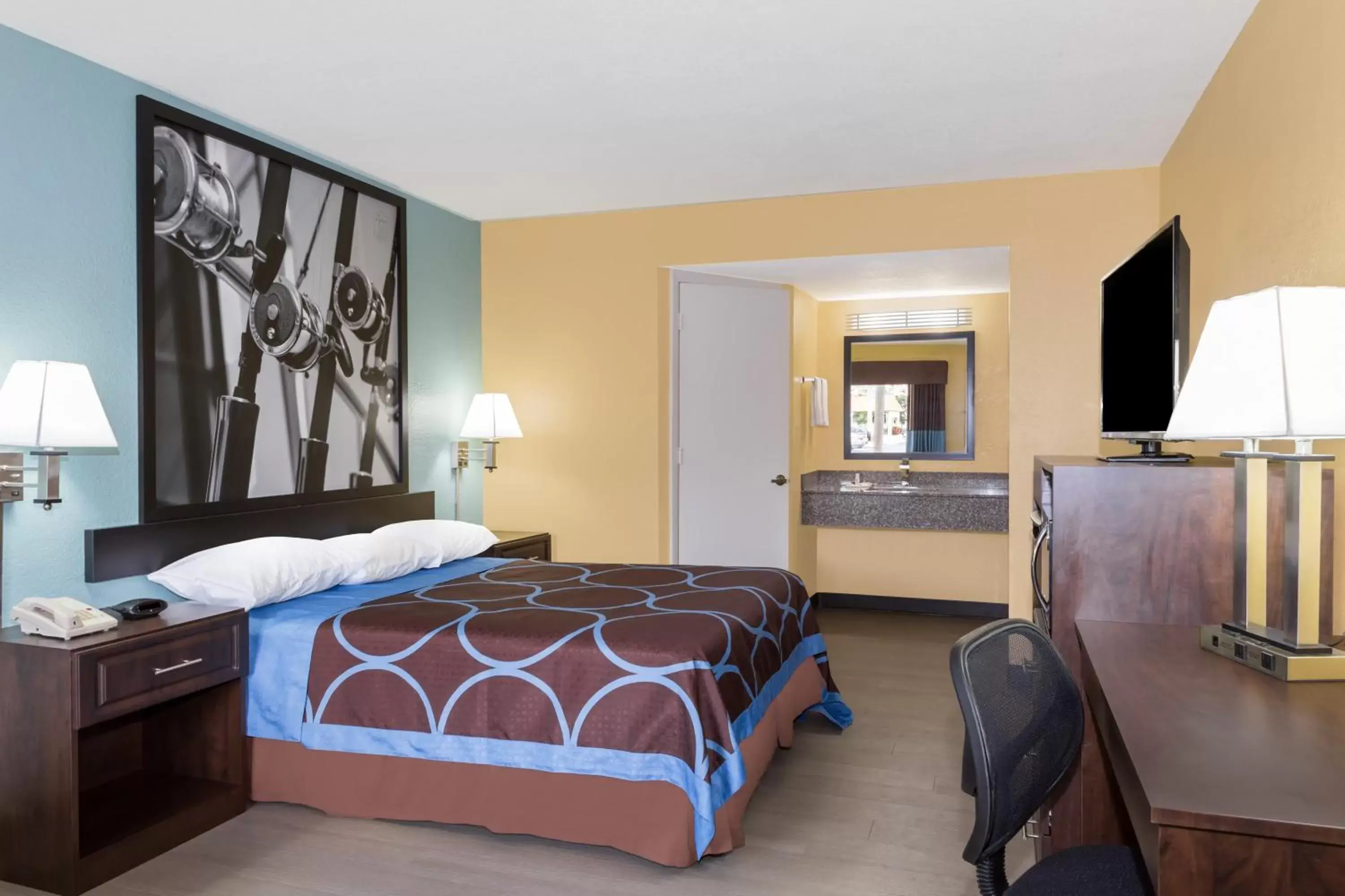 Queen Room with Tub with Grab Bars - Mobility and Hearing Access/Non-Smoking in Super 8 by Wyndham Sarasota Near Siesta Key Queen Room with Tub with Grab Bars - Mobility and Hearing Access/Non-Smoking in Super 8 by Wyndham Sarasota Near Siesta Key