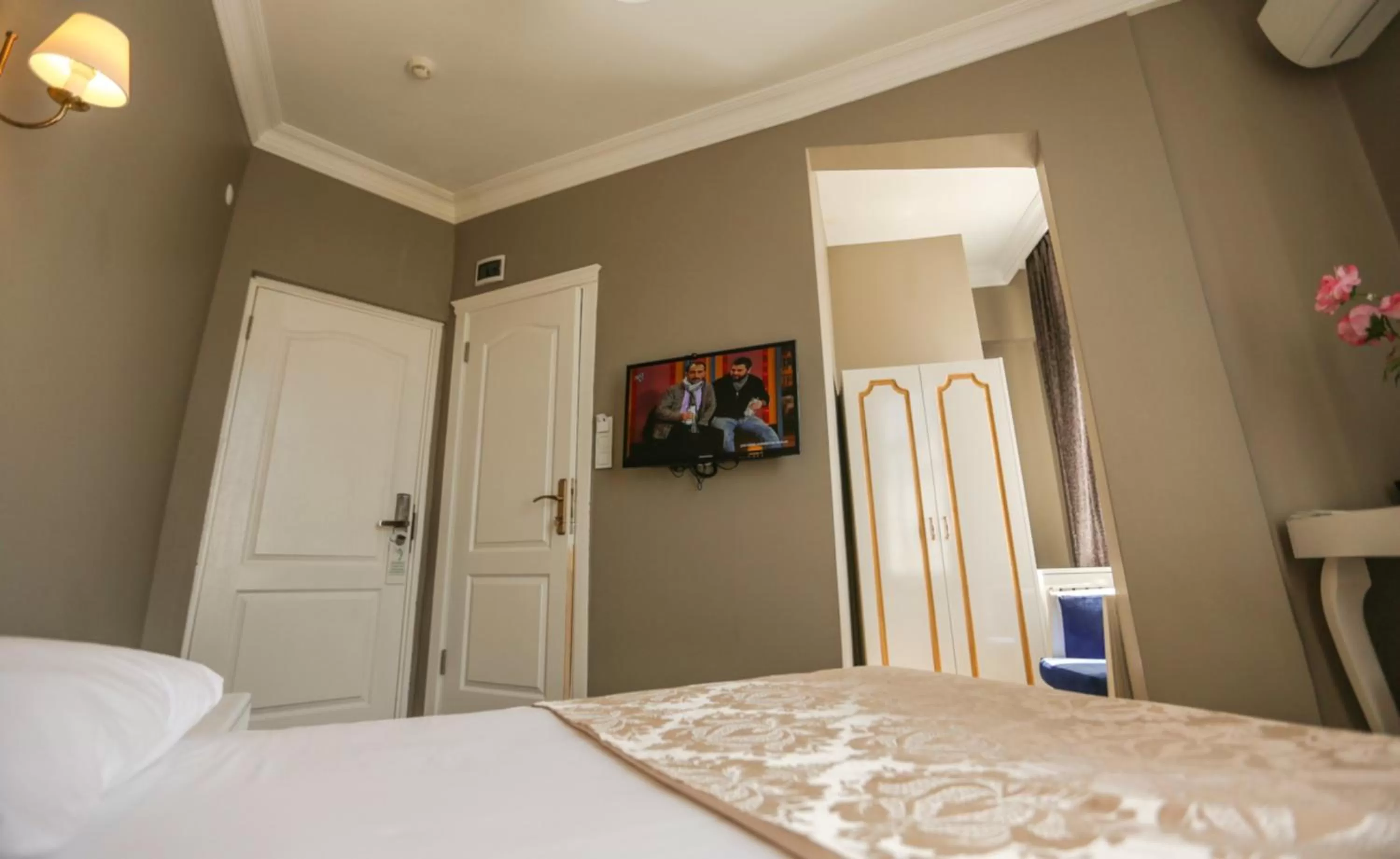 Decorative detail, Bed in Şehir Hotel Old City