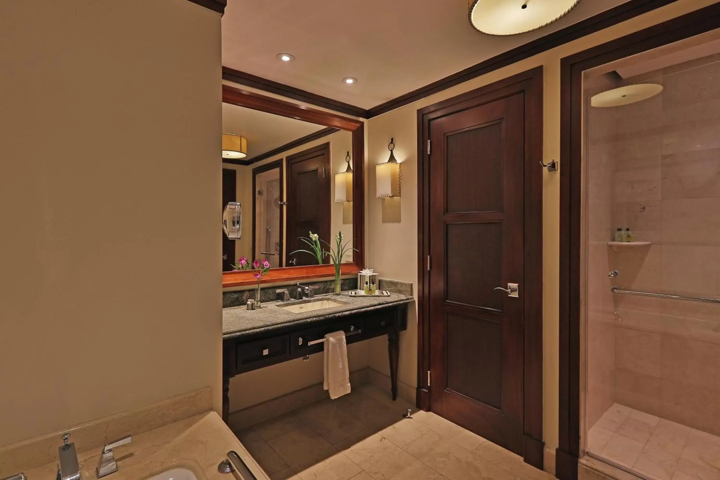 1 King Premium Pool View - single occupancy in InterContinental Costa Rica at Multiplaza Mall by IHG 1 King Premium Pool View - single occupancy in InterContinental Costa Rica at Multiplaza Mall by IHG