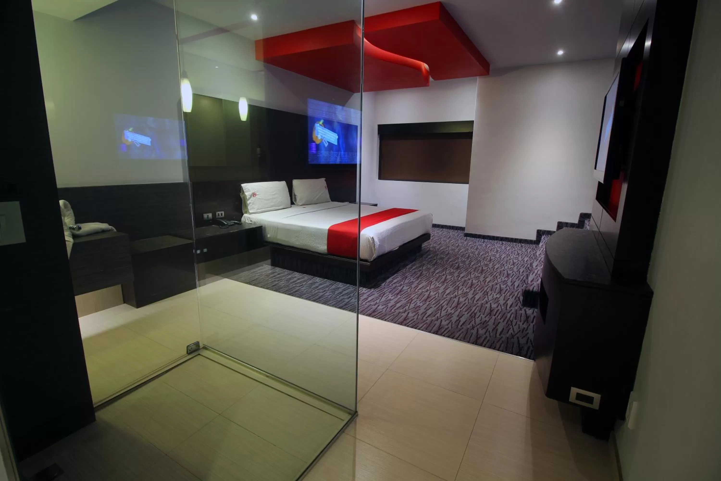 Photo of the whole room, Bed in Motel Via