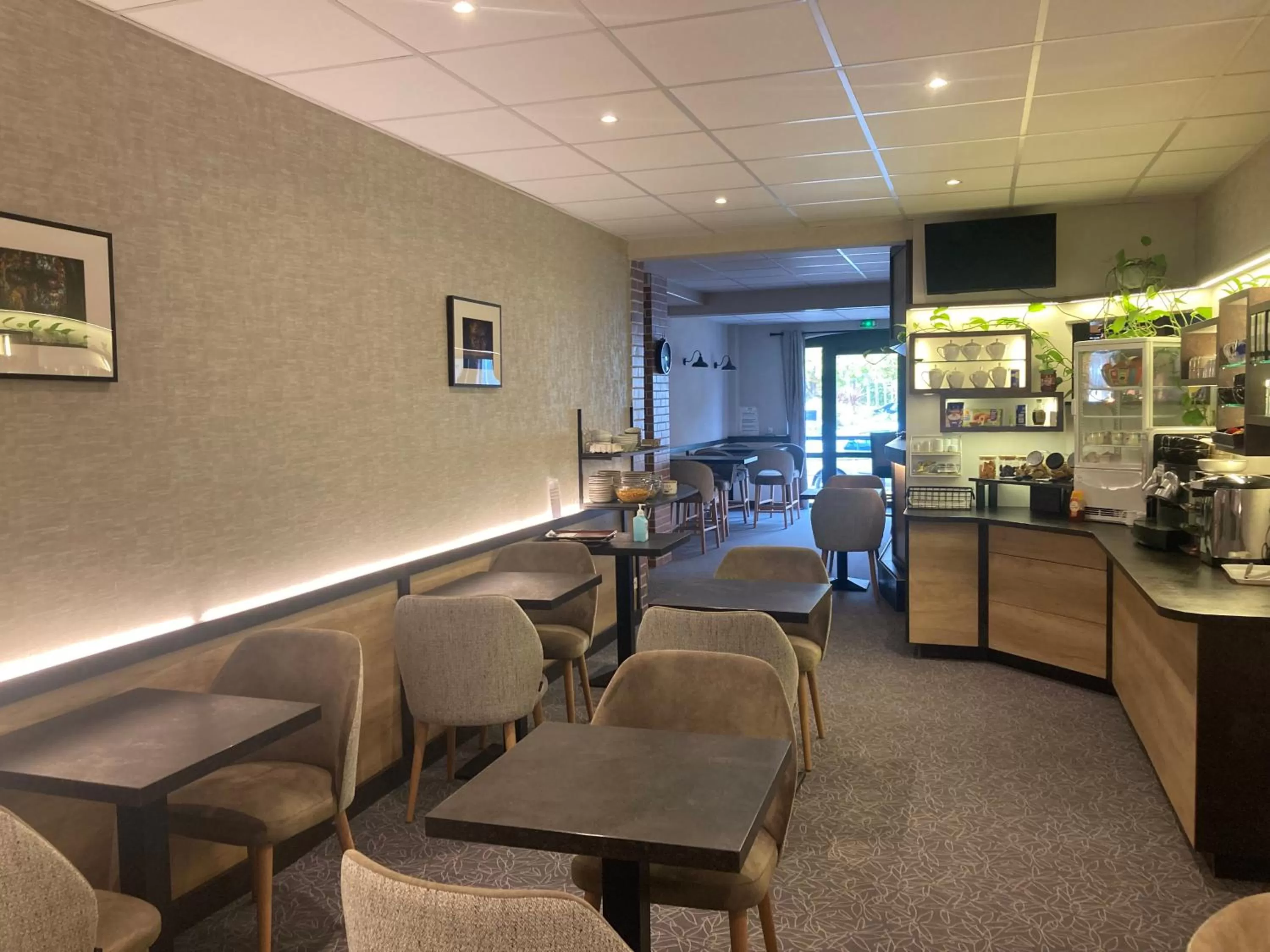 Breakfast in The Originals City, Hôtel du Château, Pontivy