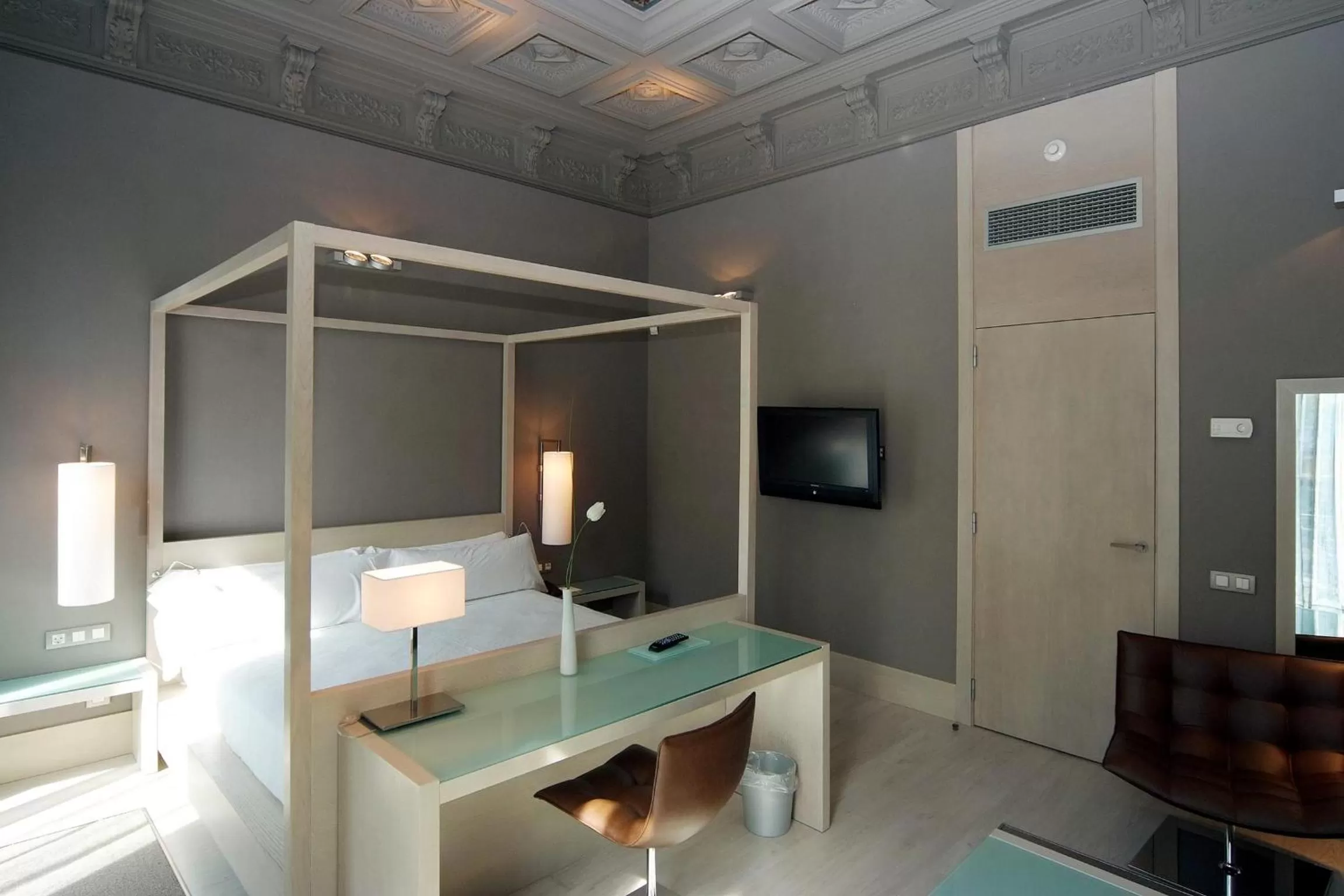 Bedroom, Bed in Hotel Actual