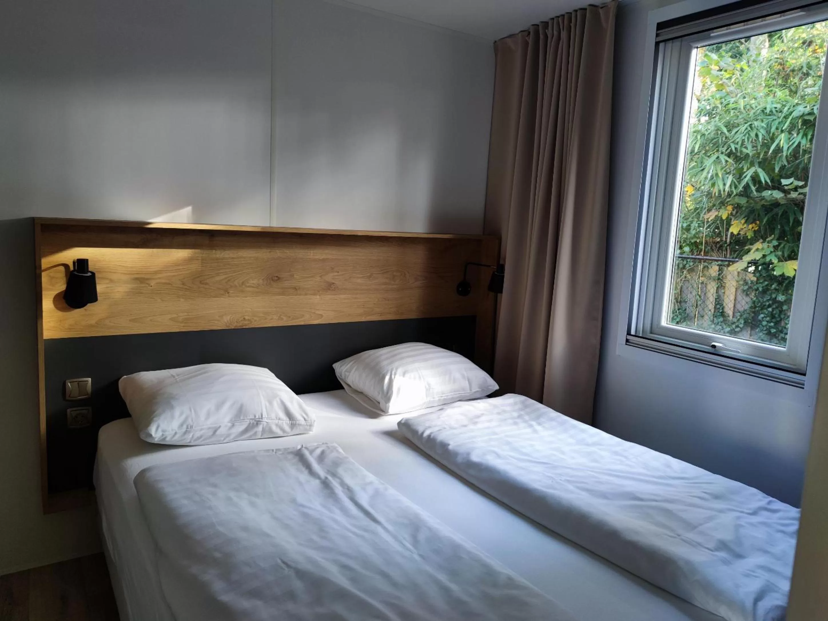 Bed in Motel- Bungalow-& Chaletpark de Brenkberg