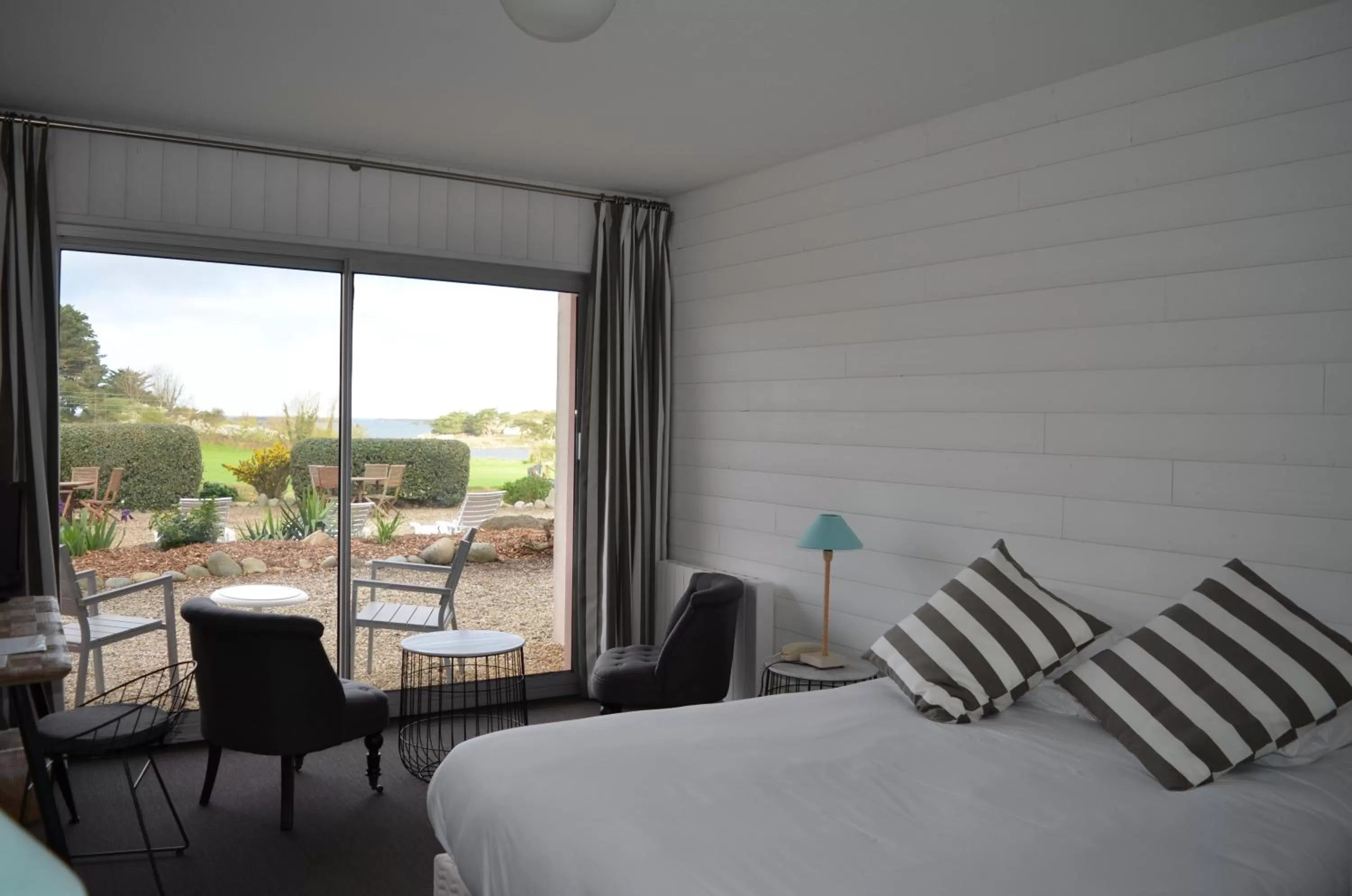 Bed in Hotel Le Toeno