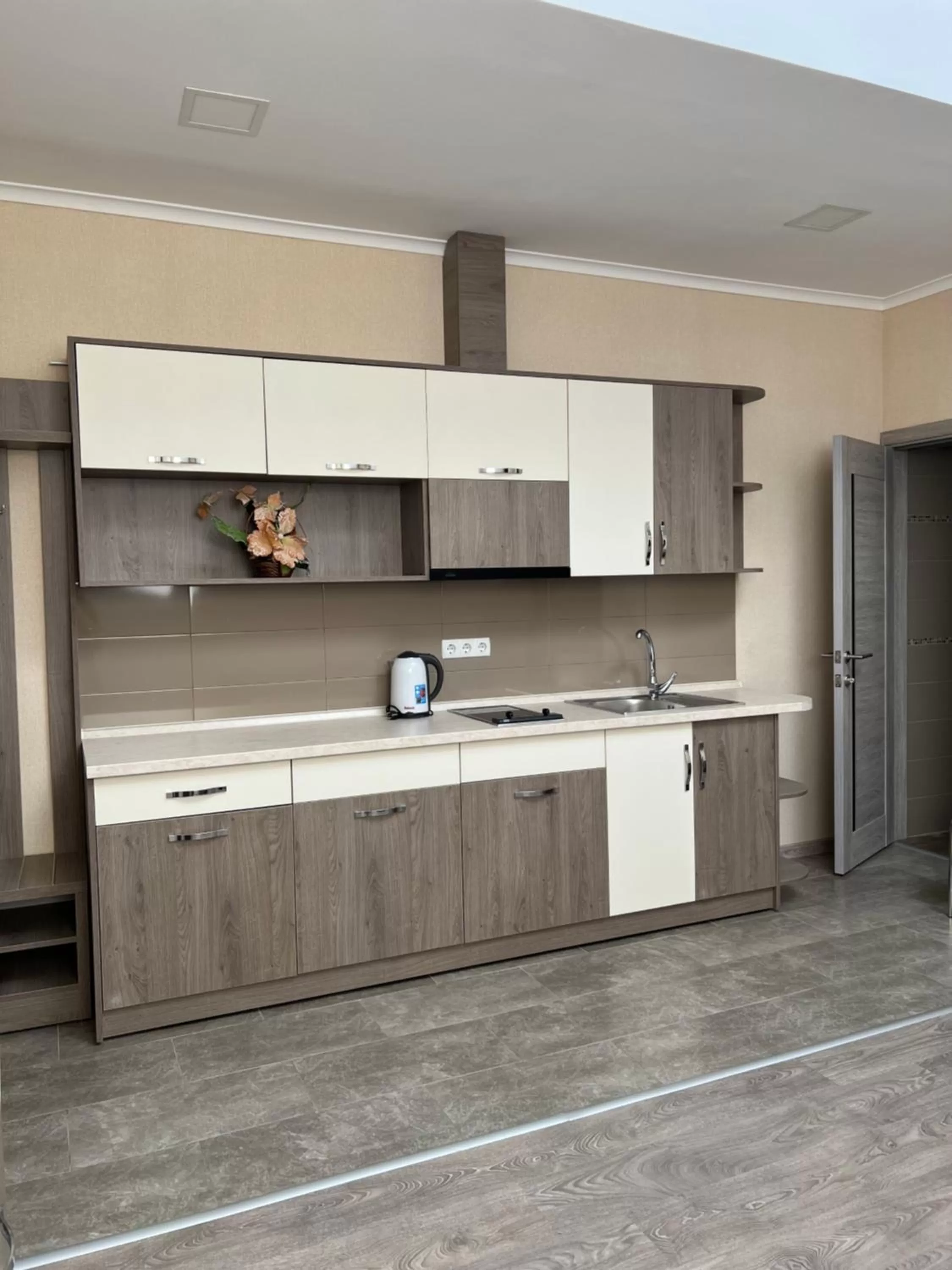 Kitchen/Kitchenette in Elite Hotel
