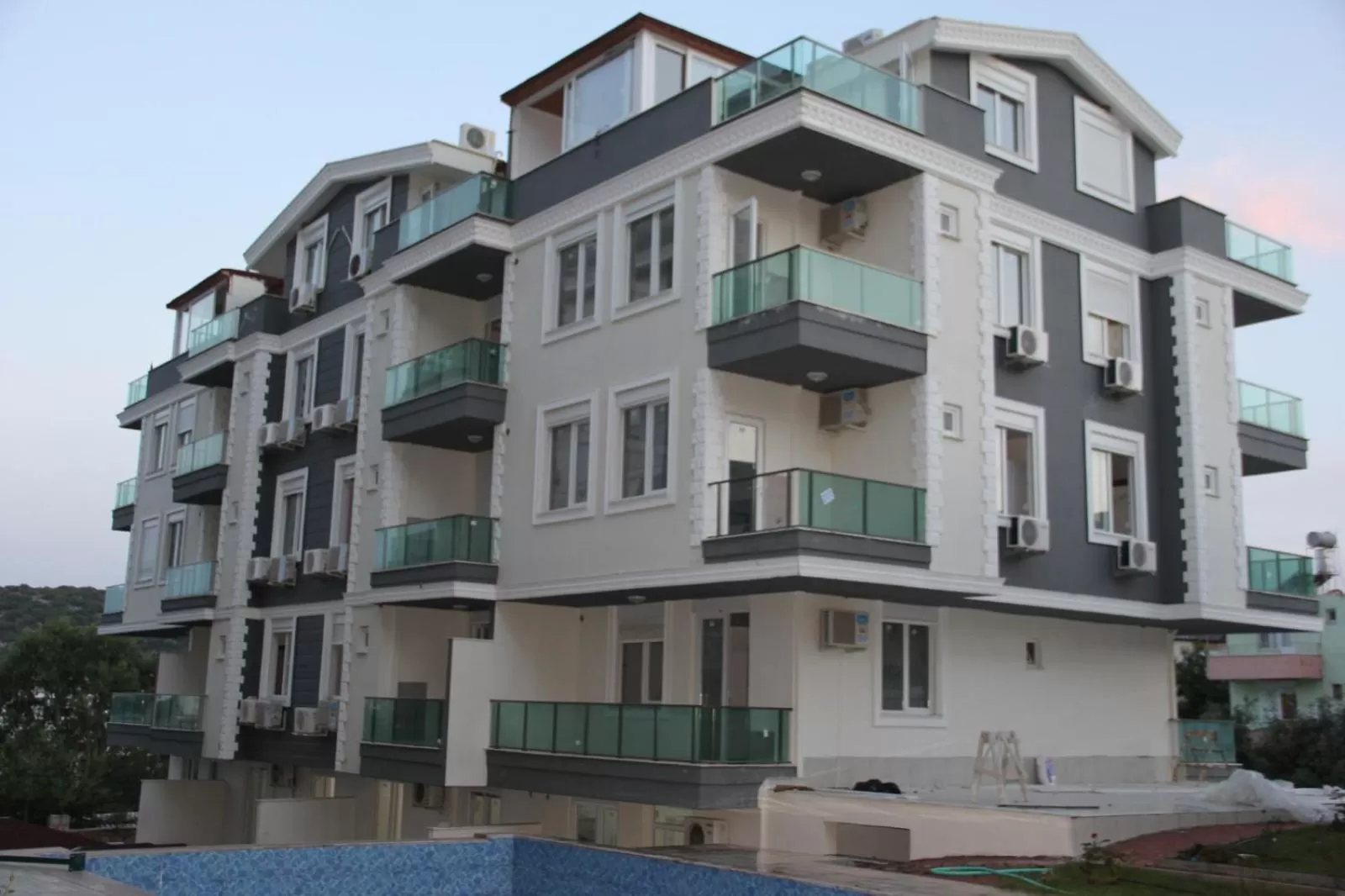 Property Building in Mina Suit Apart