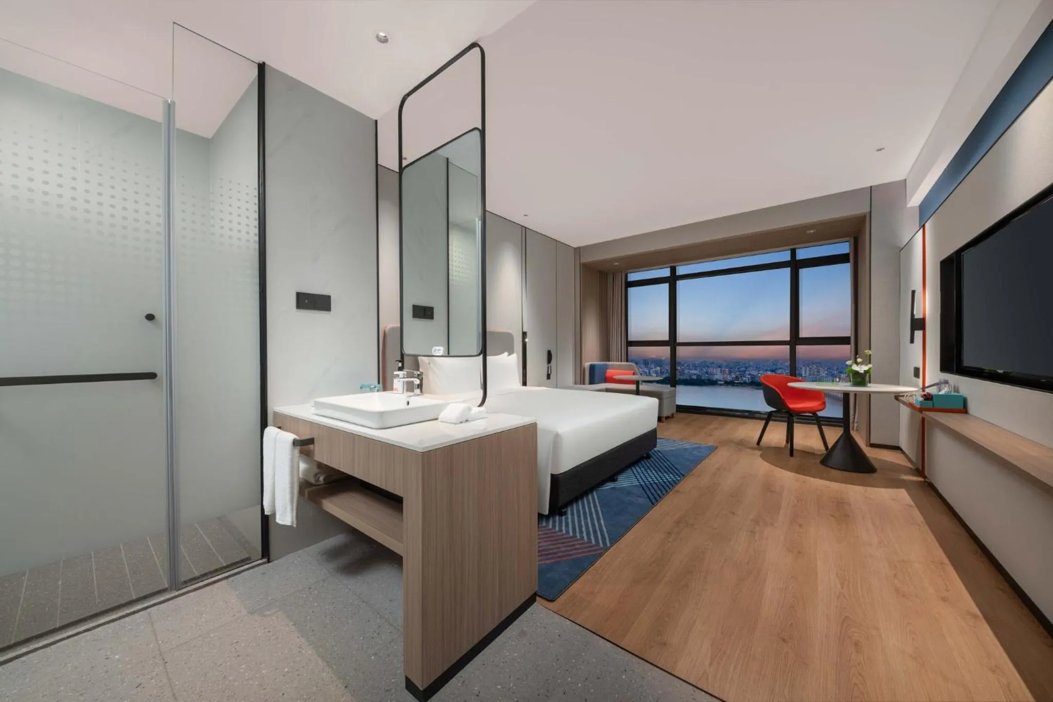 Photo of the whole room in Holiday Inn Express Shantou Chenghai