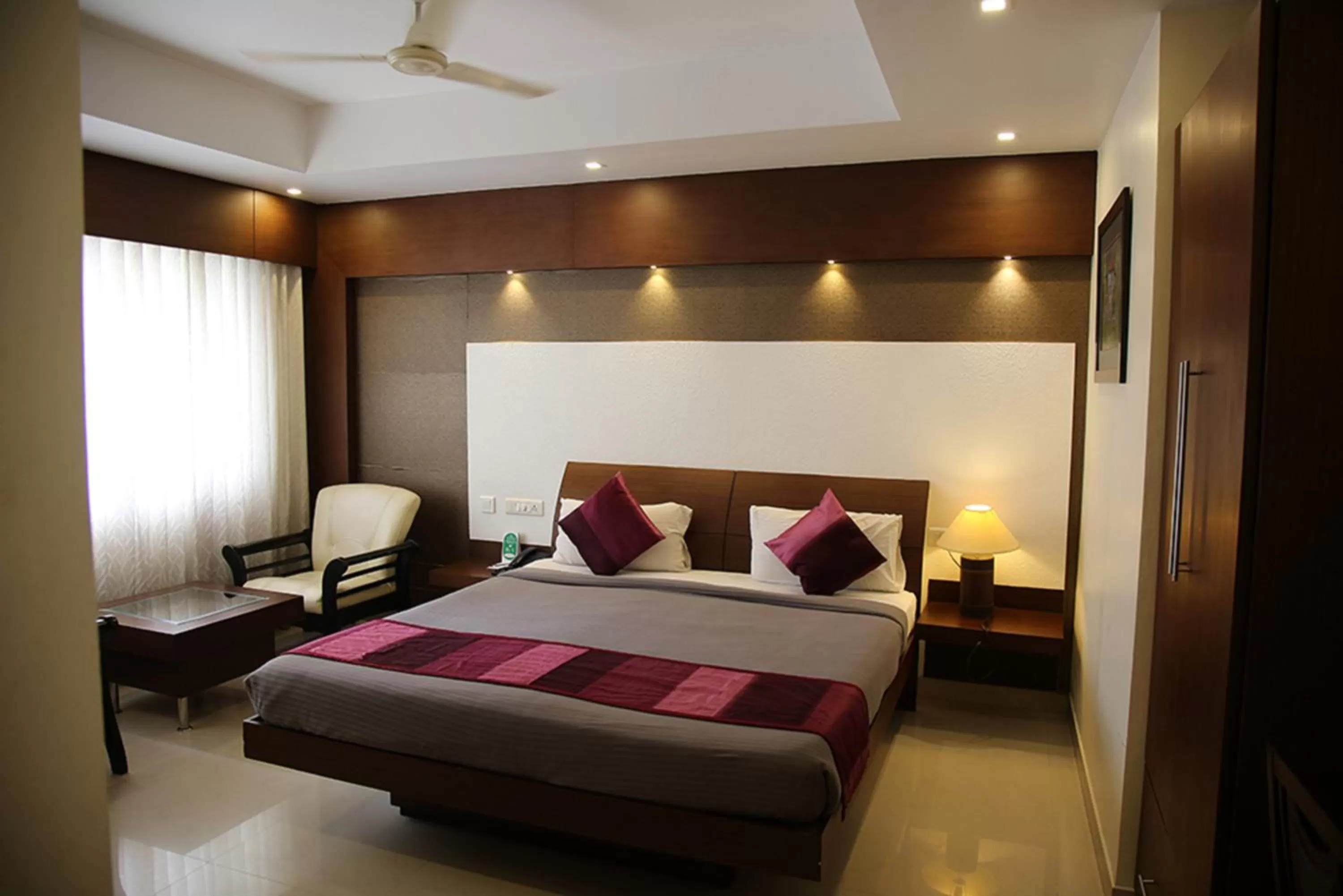 Photo of the whole room in Royal Omars