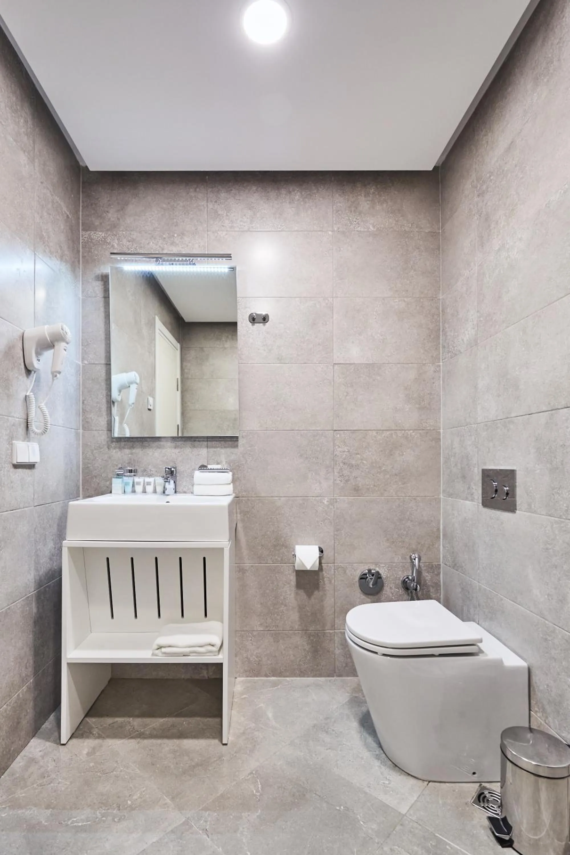 Bathroom in Gallery Palace Hotel