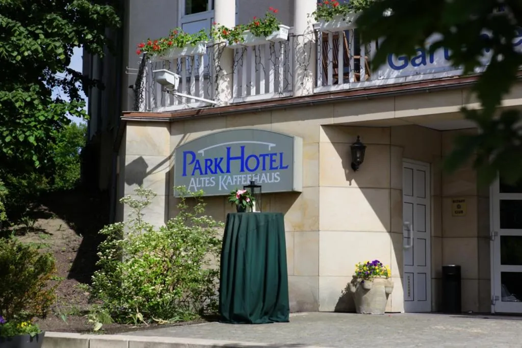 Facade/entrance in Parkhotel Altes Kaffeehaus