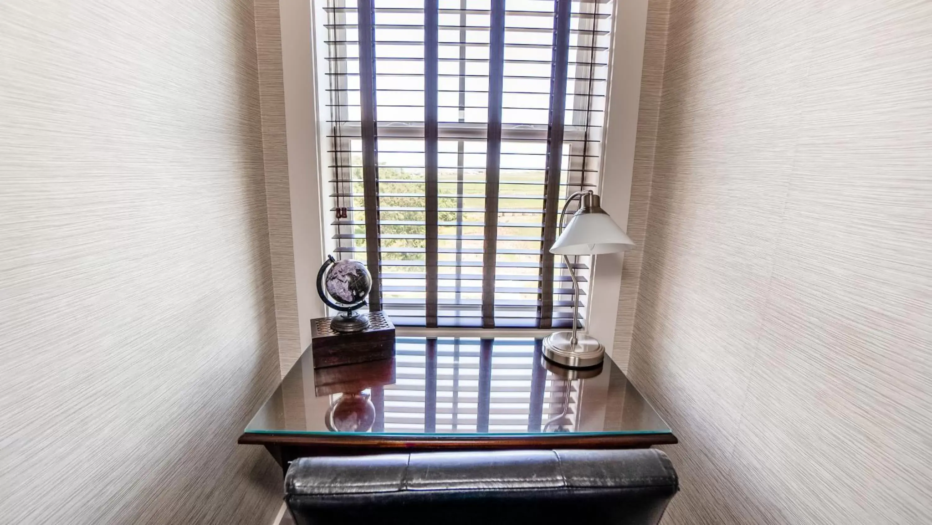 Top Floor King Room with River view in Regatta Inn - Adults Only Top Floor King Room with River view in Regatta Inn - Adults Only