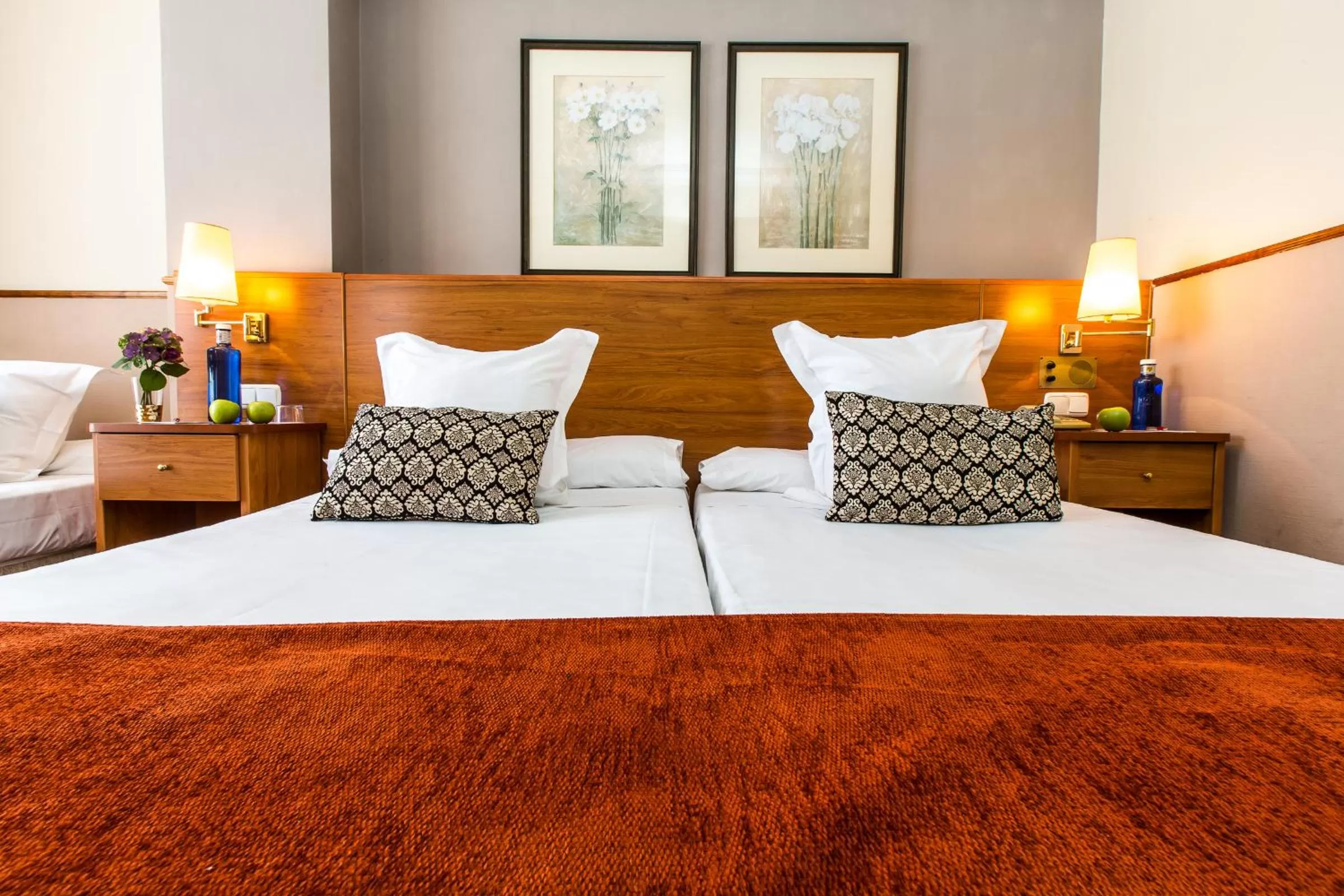 Bedroom in Leonardo Hotel Granada