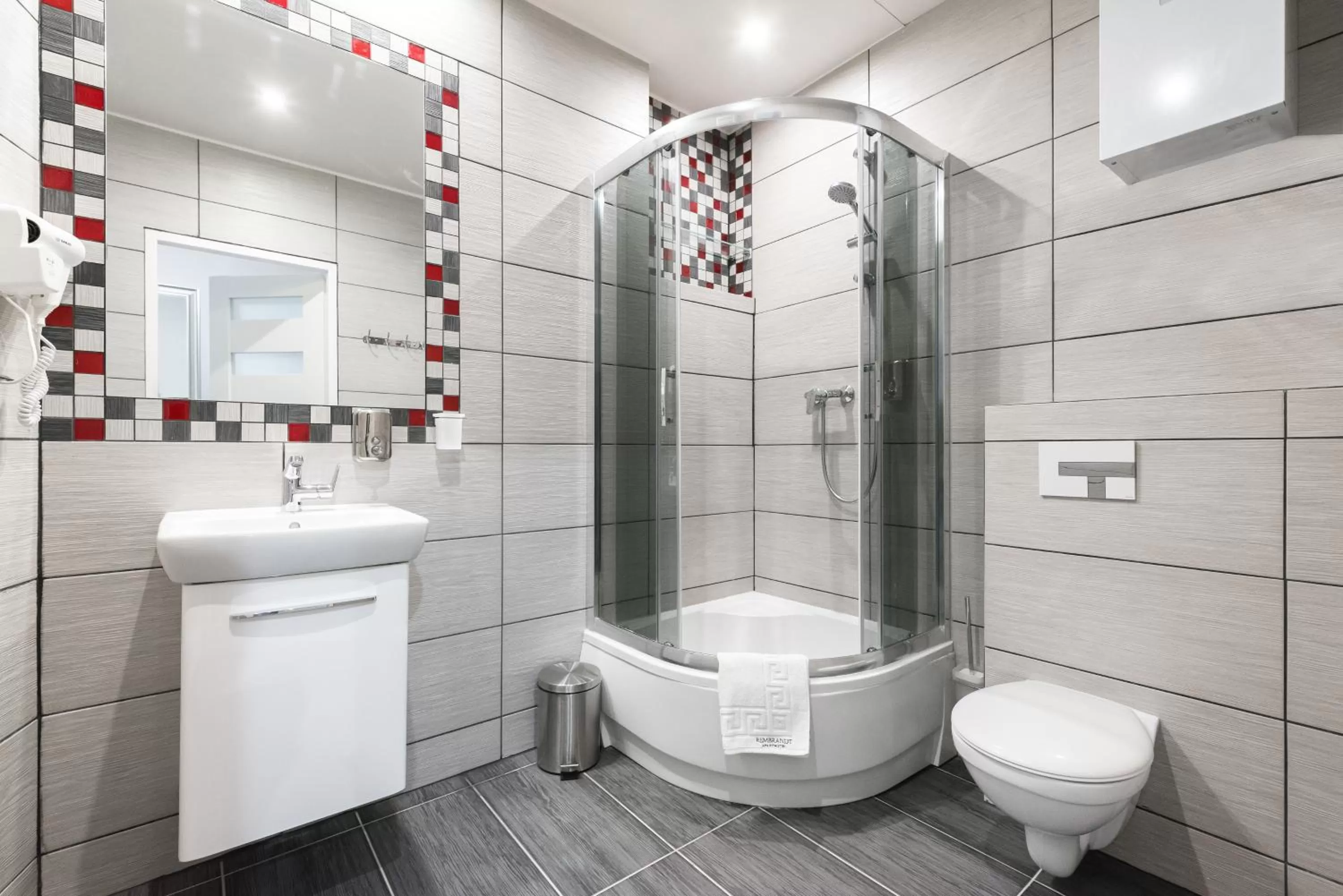 Shower, Bathroom in Rembrandt Aparthotel