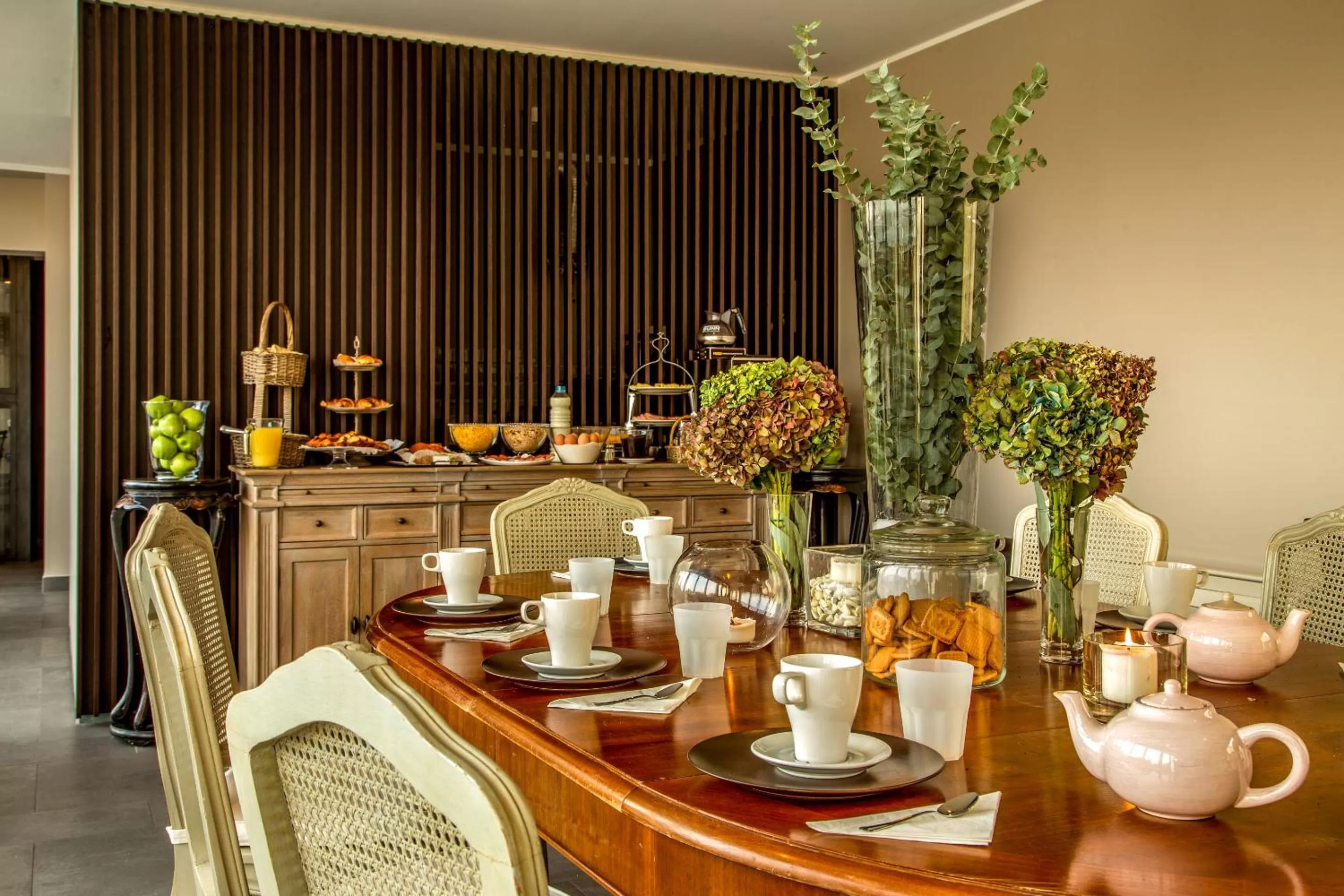 Restaurant/places to eat in The B Place