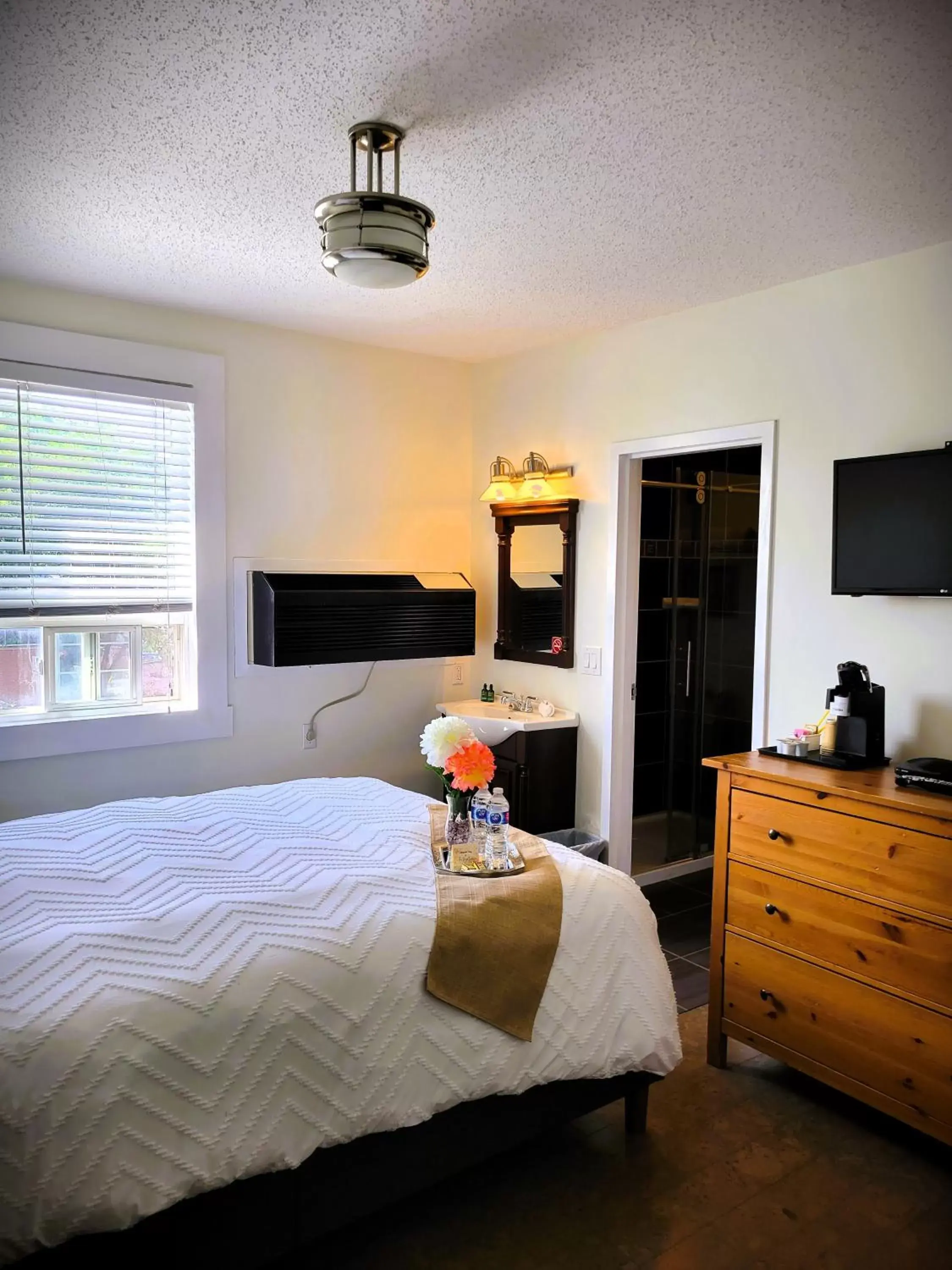 Queen Room in Royal Duke Hotel Queen Room in Royal Duke Hotel