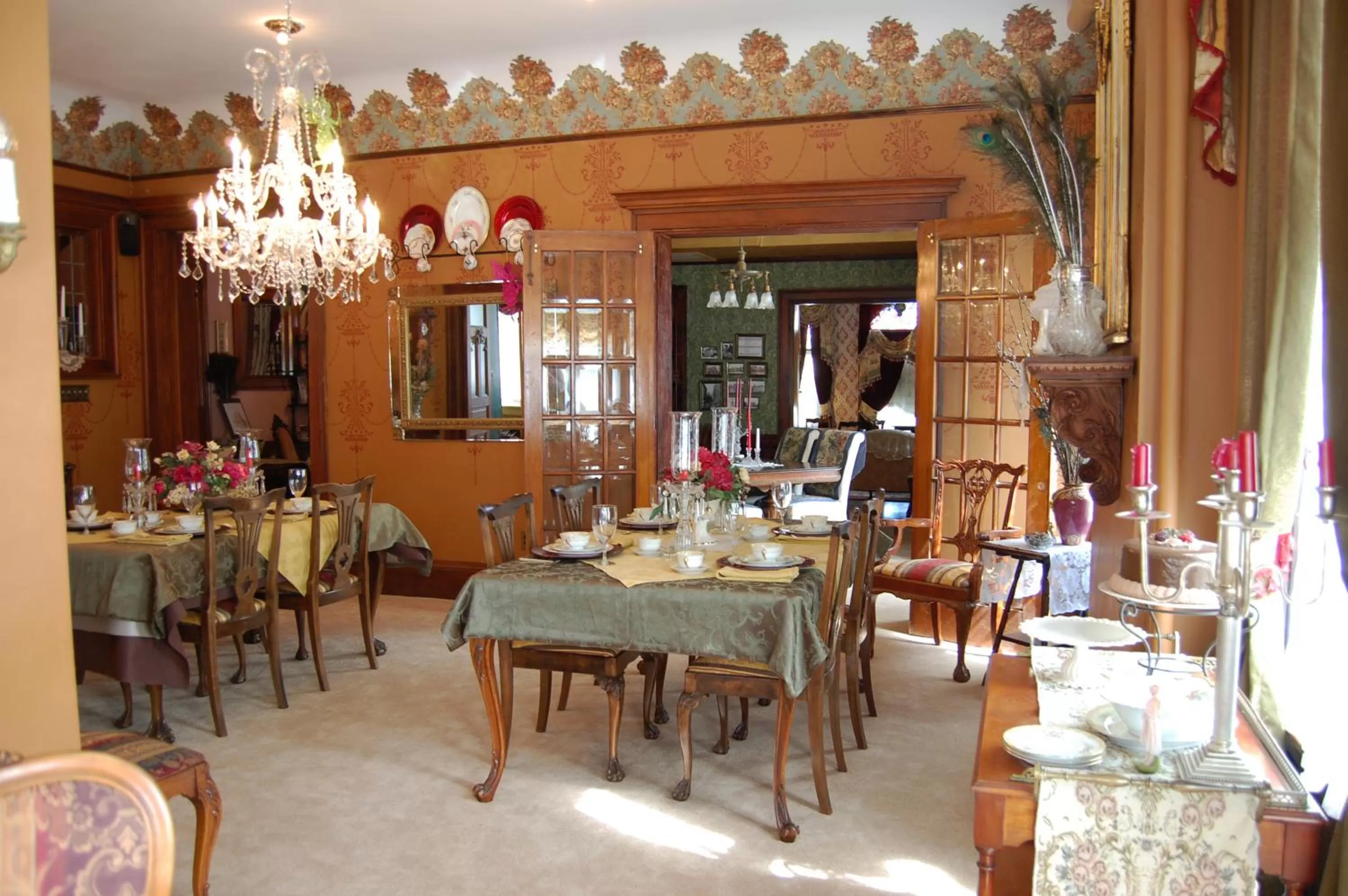Dining area in Schuster Mansion Bed & Breakfast