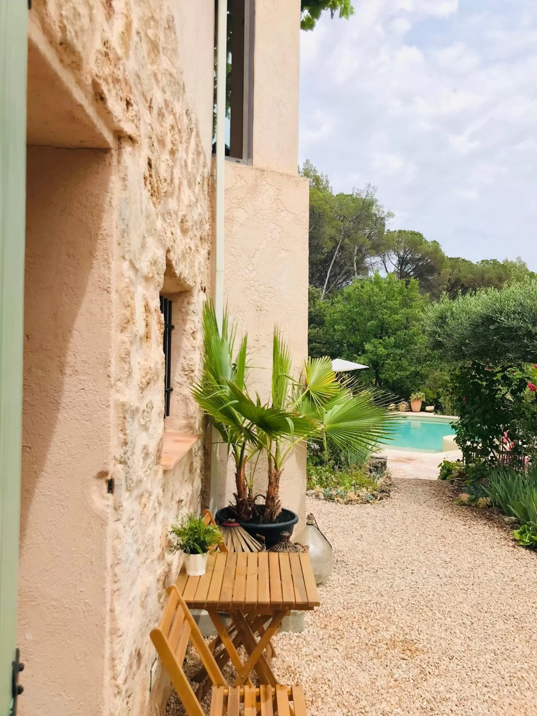 Pool view in Les Bosquets