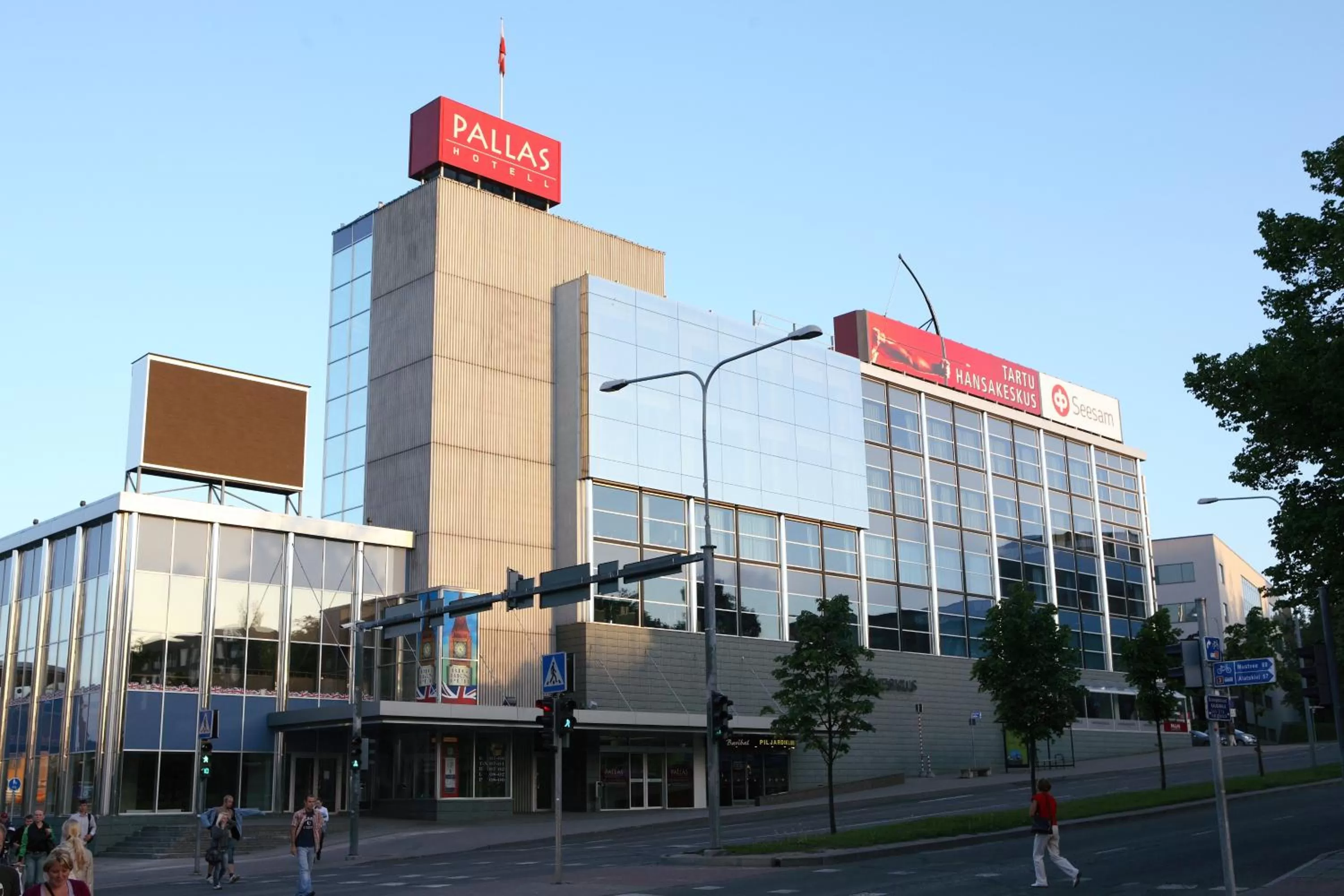 Property building in Art Hotel Pallas by Tartuhotels