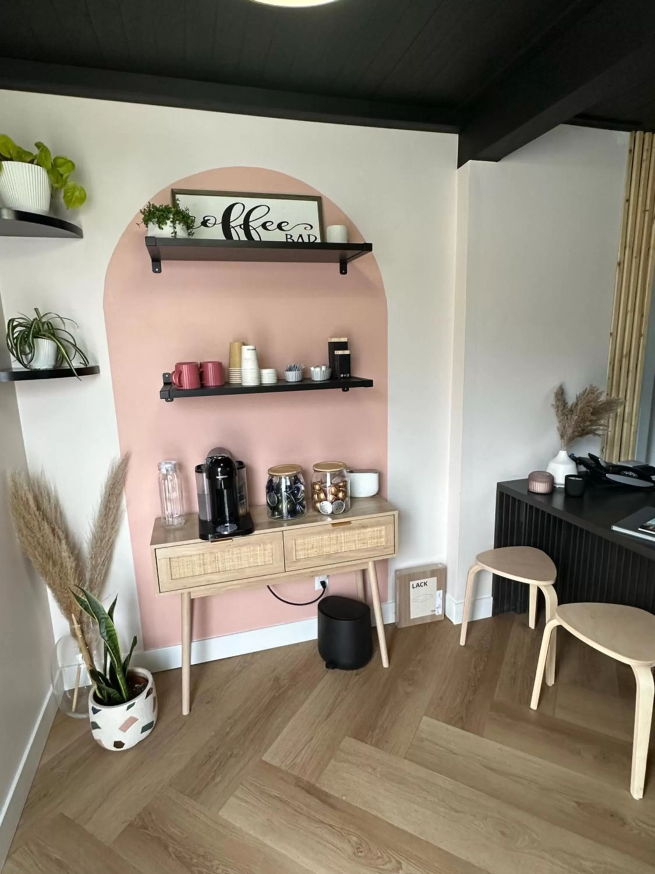 Coffee/tea facilities in Lakeside Villa & Nordic Spa