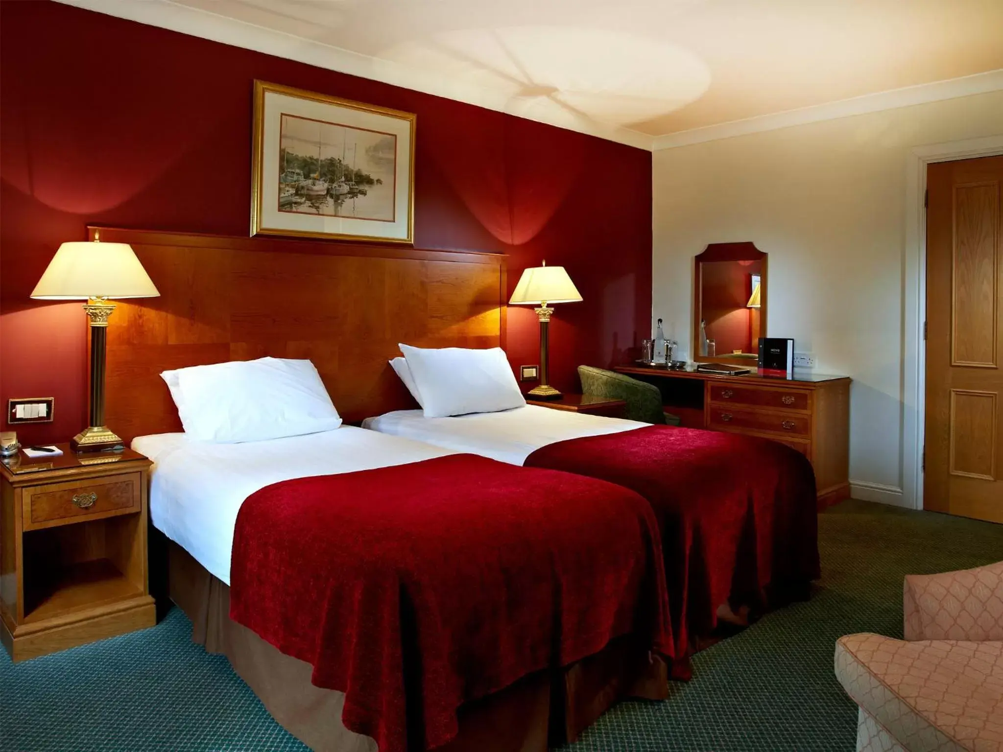 Standard King Room in Macdonald Elmers Court Hotel Standard King Room in Macdonald Elmers Court Hotel