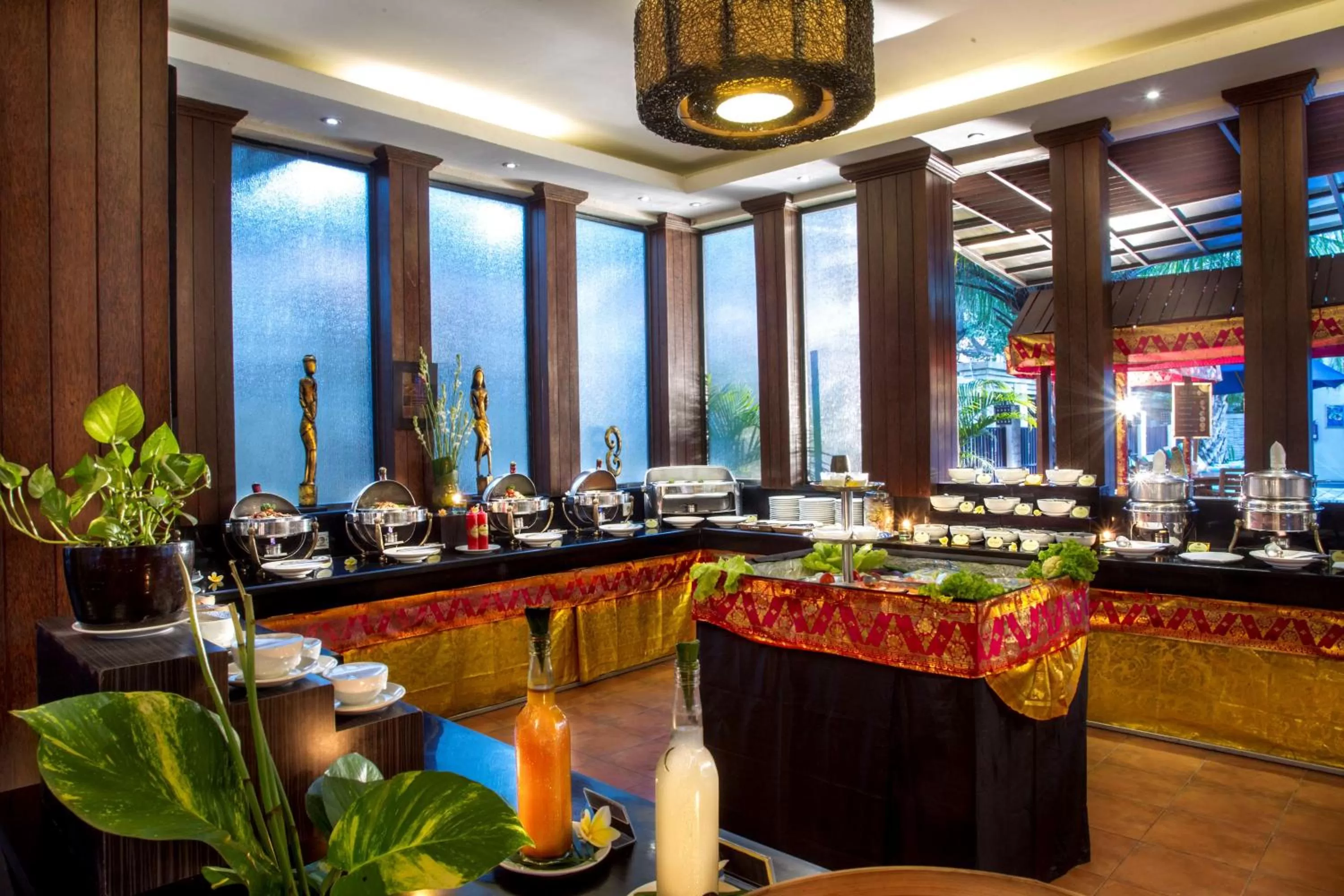 Restaurant/places to eat in Best Western Kuta Villa