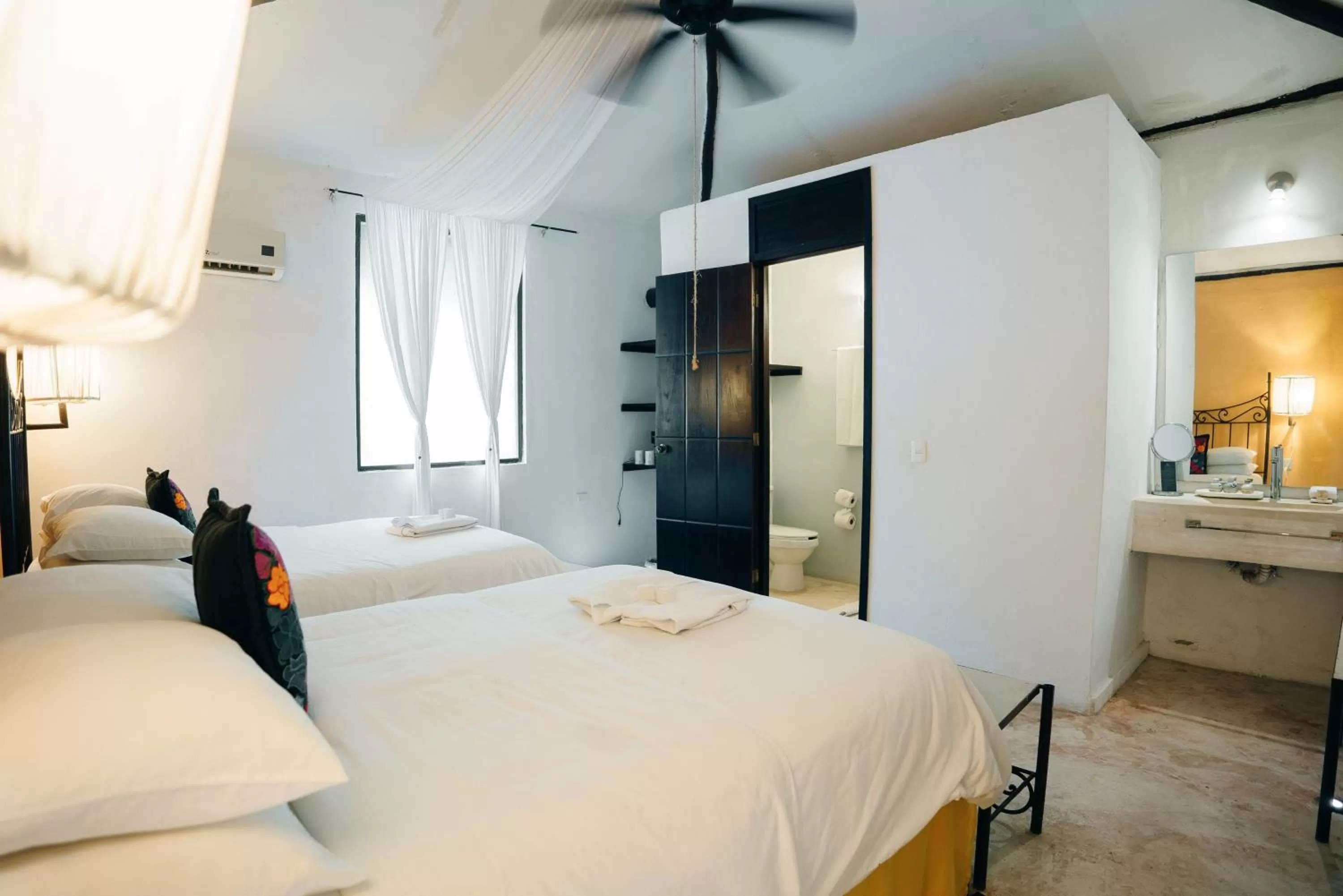 Bedroom, Bed in Piedra de Agua Palenque