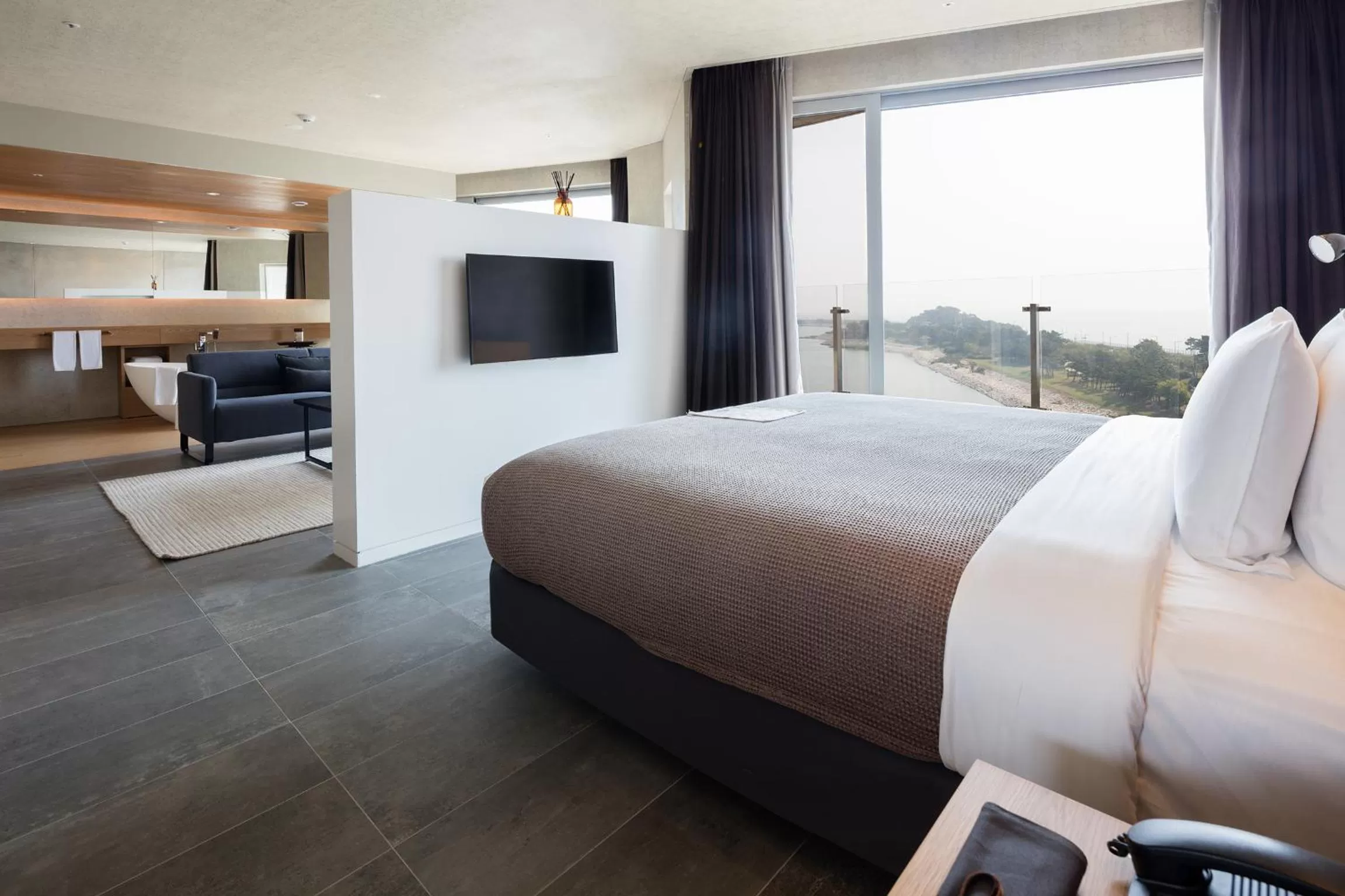 Day, Bed in Nest Hotel Incheon